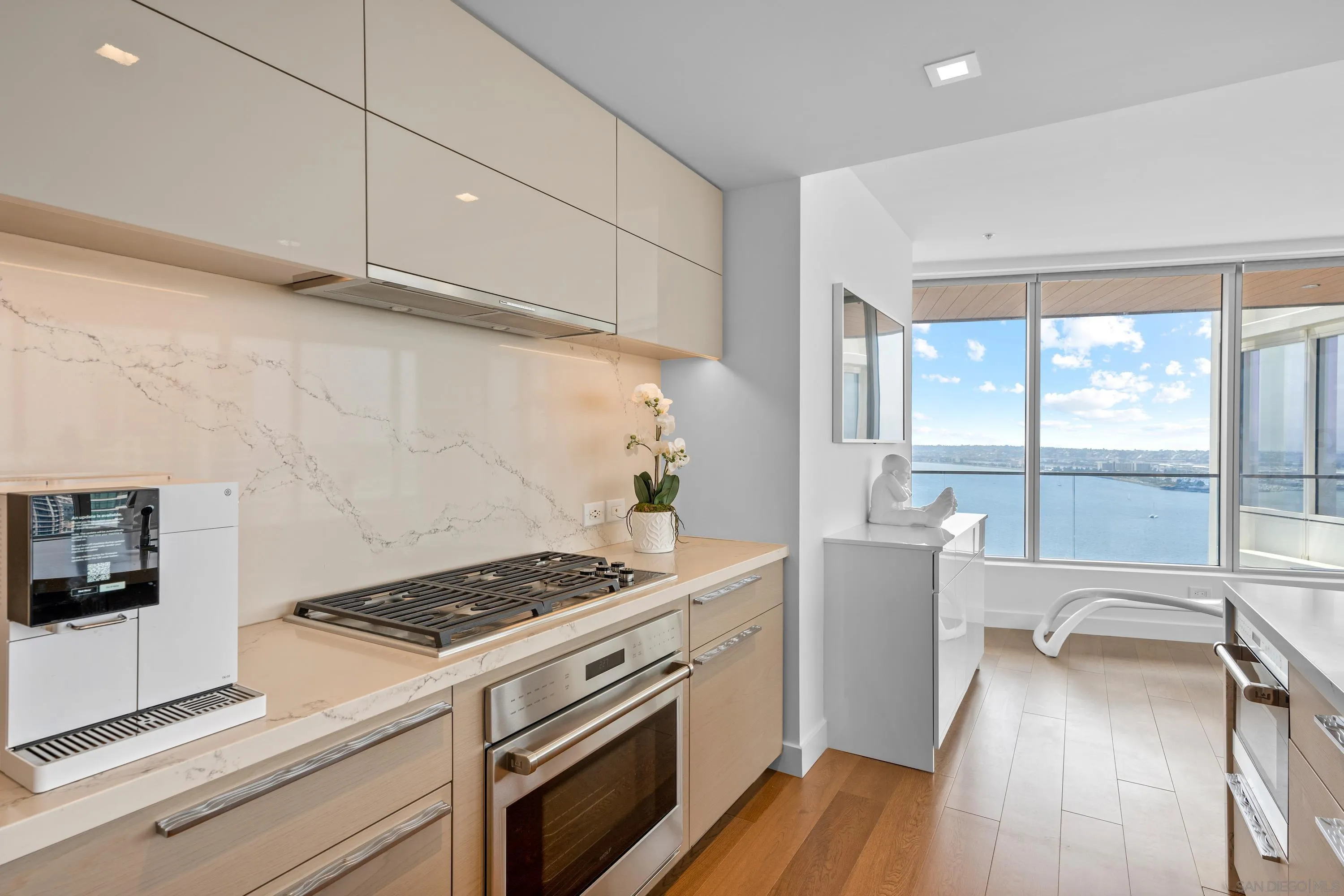 888 W E Street Unit 3301