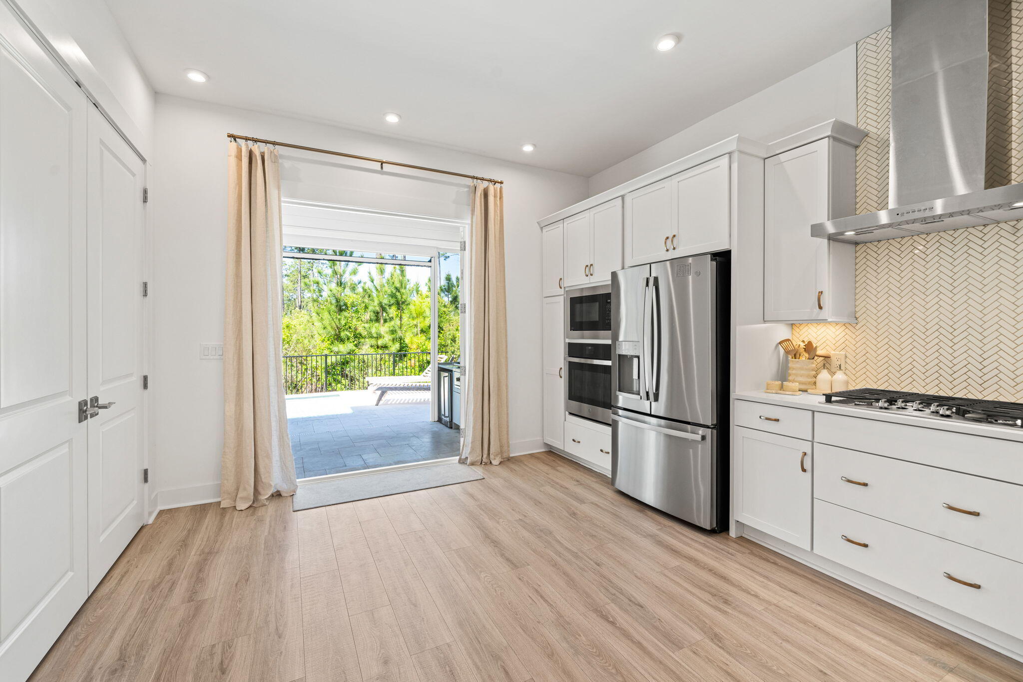 78 E Lafayette