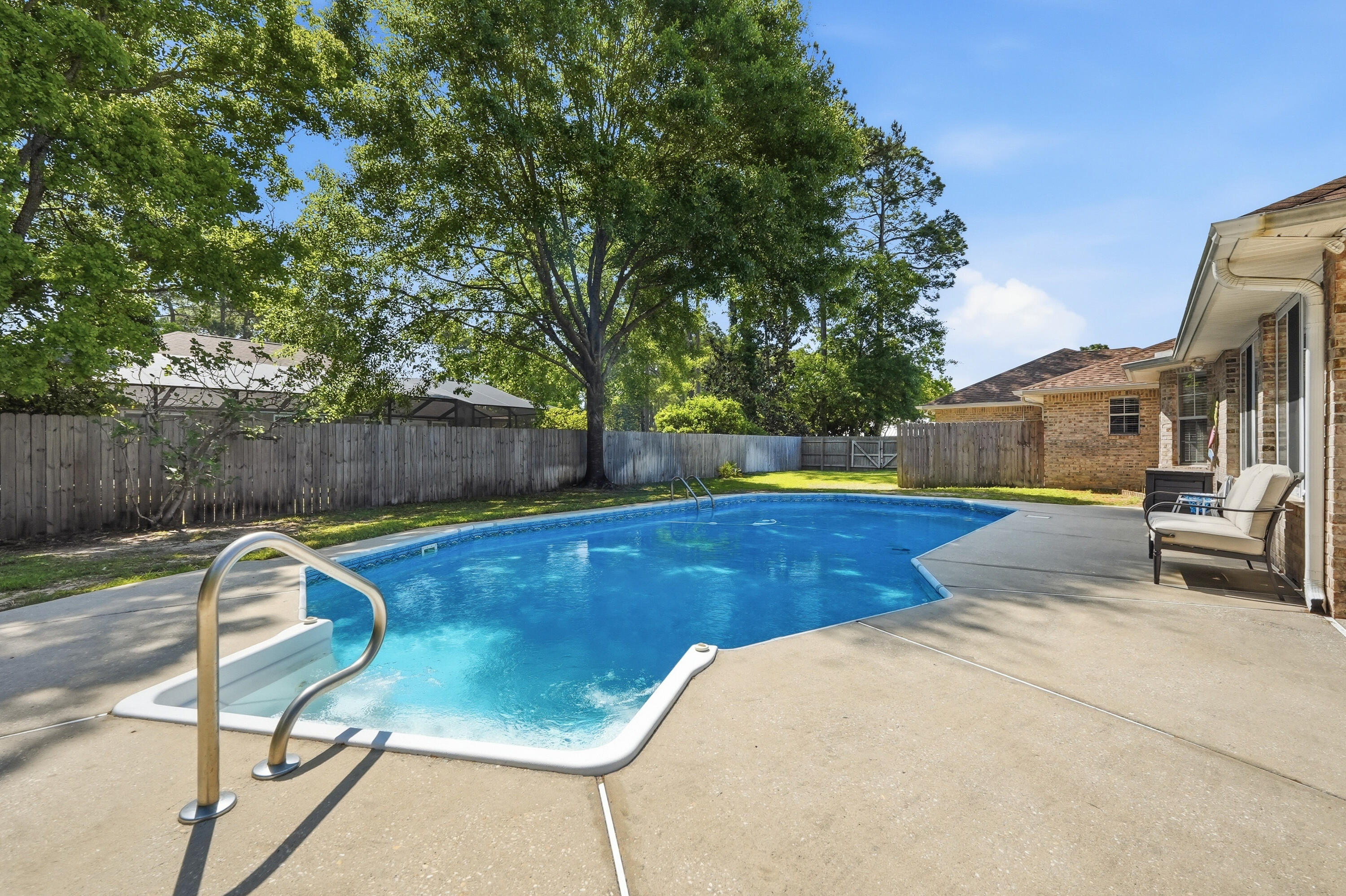 102 Dana Pointe