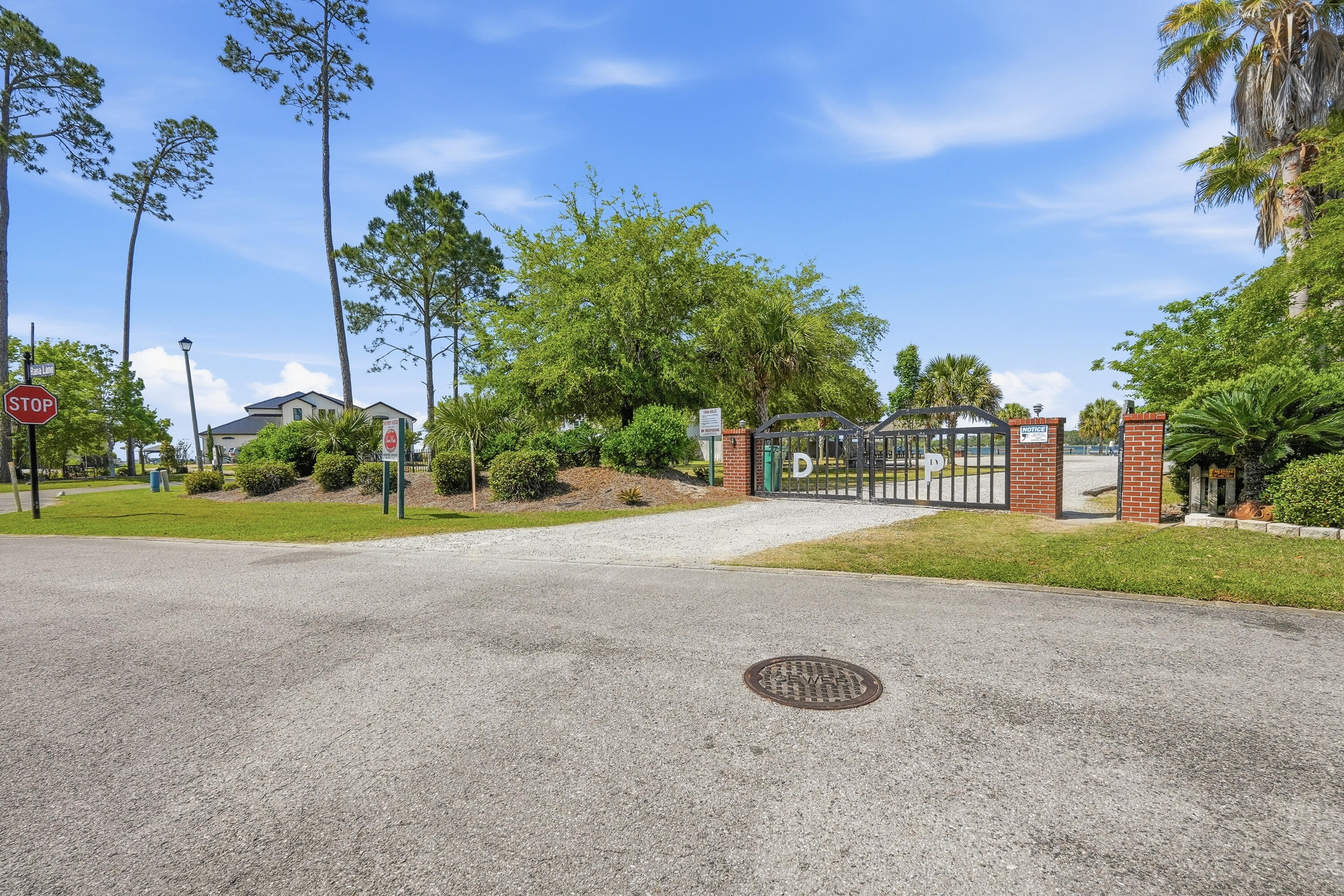 102 Dana Pointe