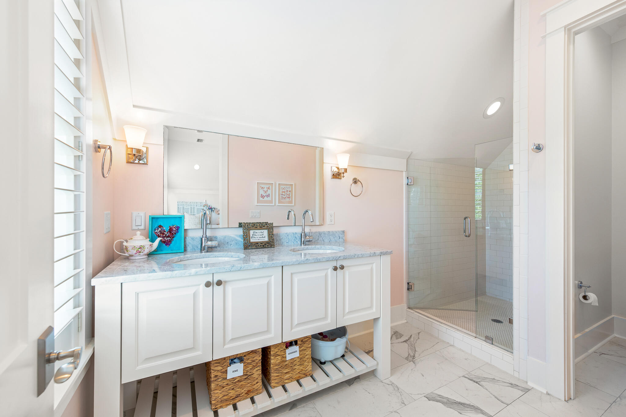 16 Medley Street