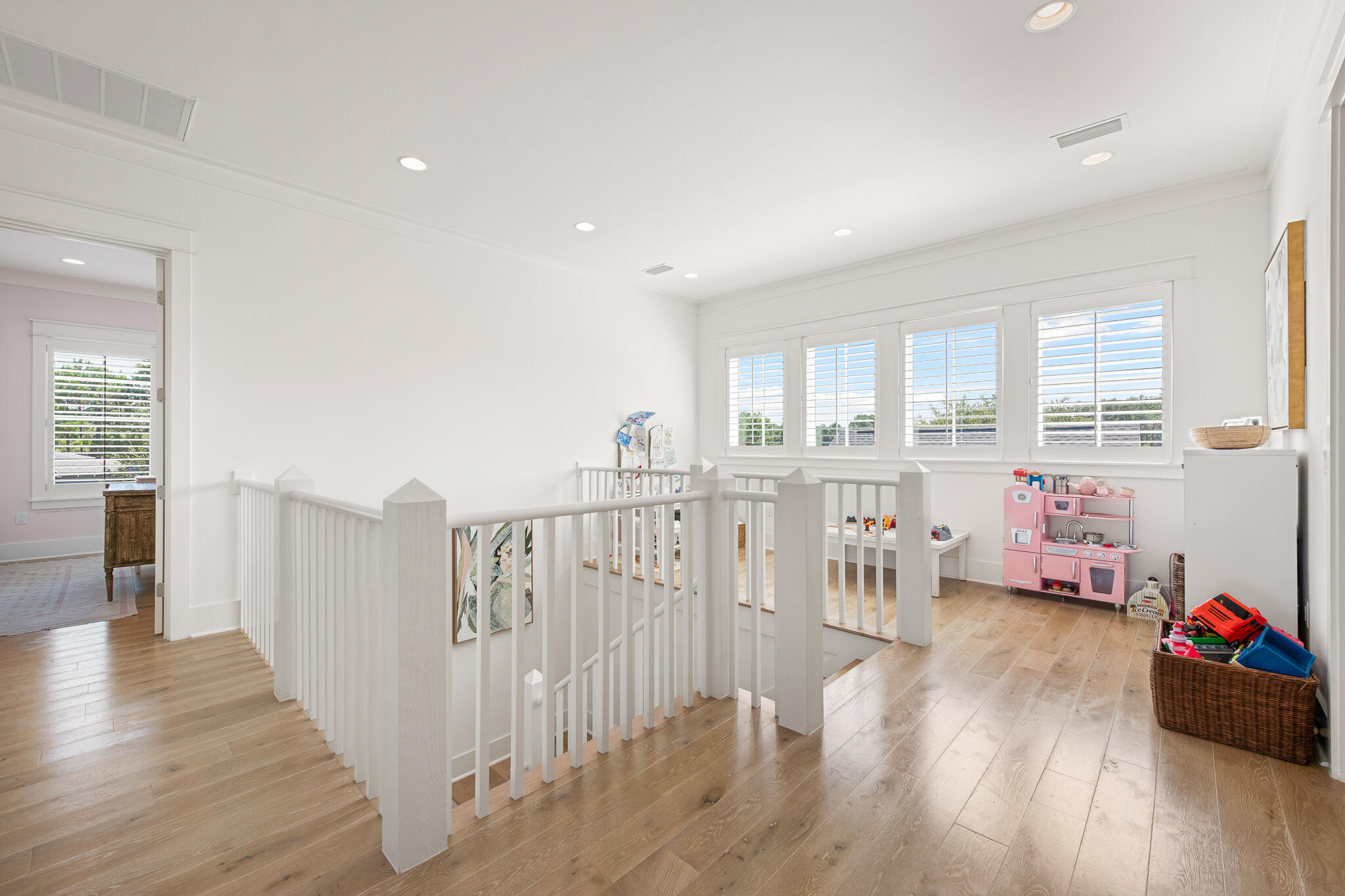16 Medley Street