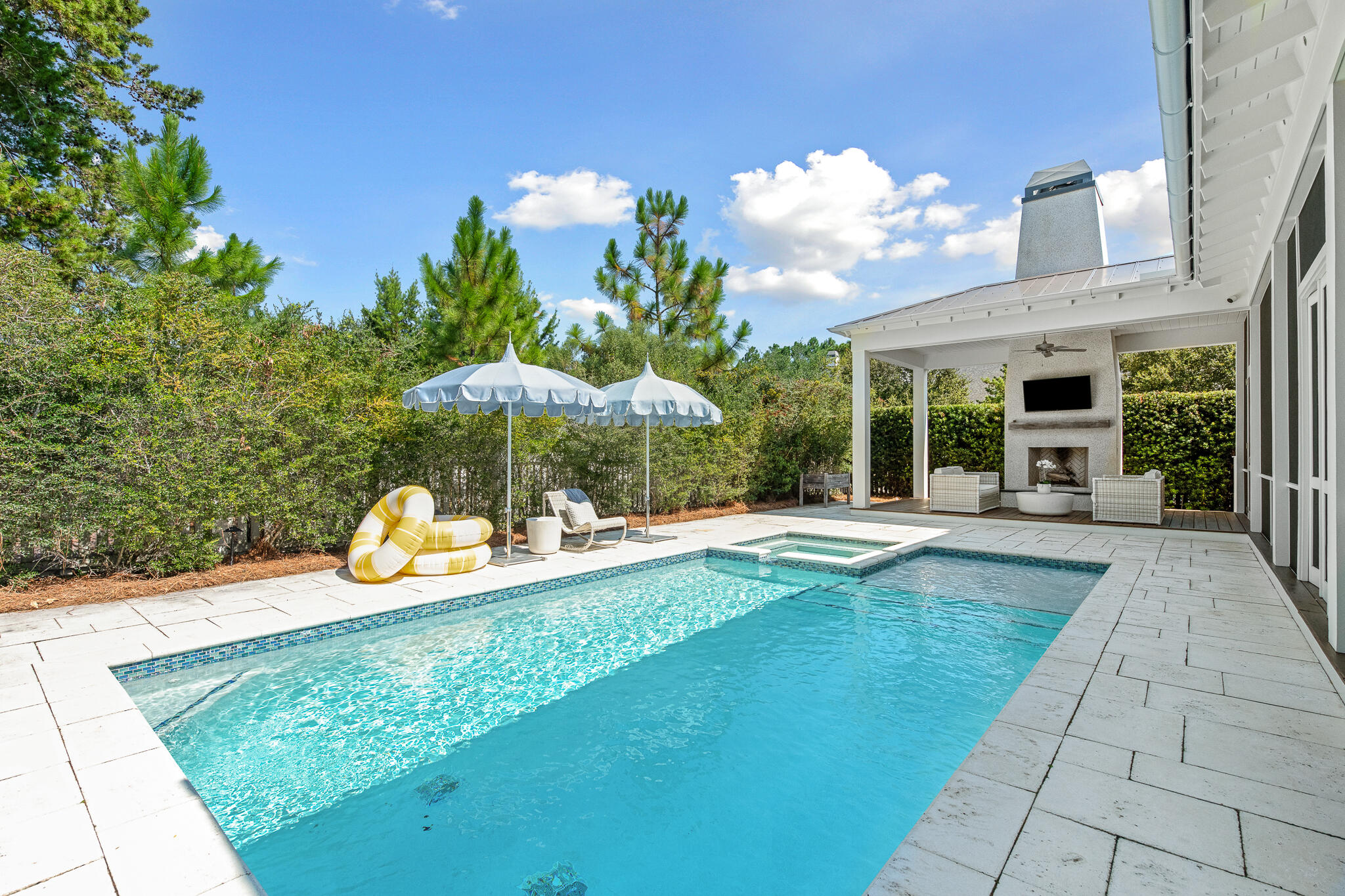 16 Medley Street