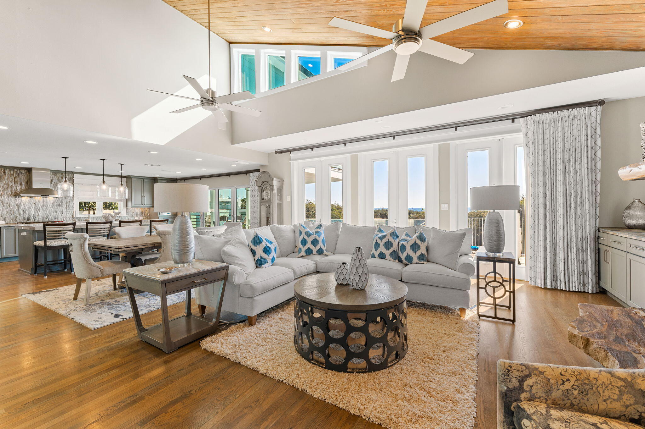 211 Pelican Circle