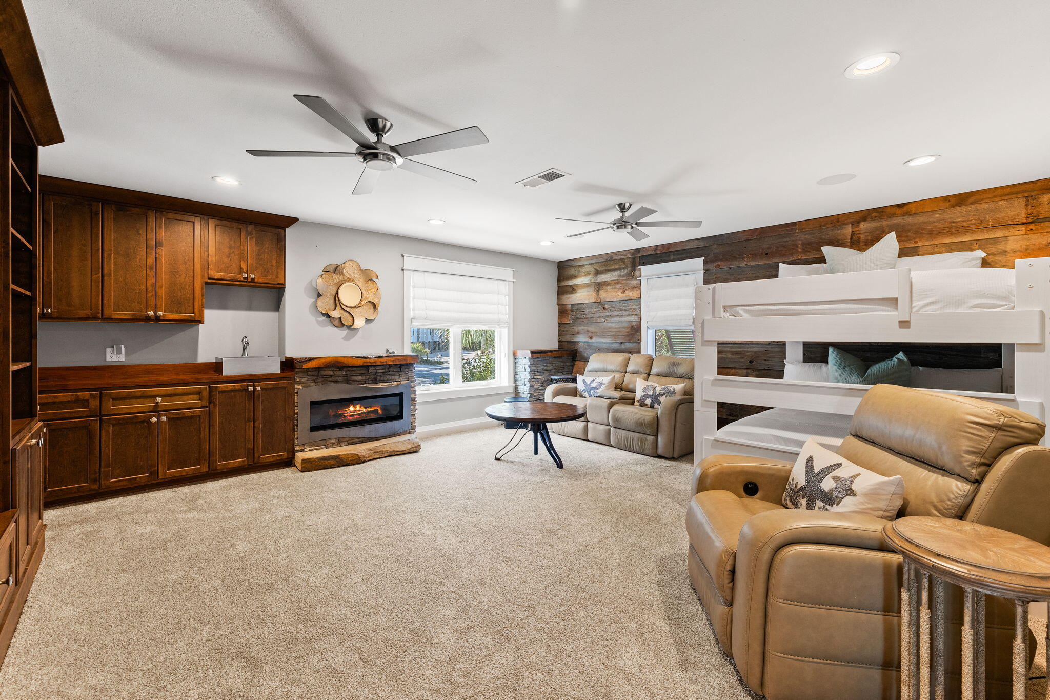 211 Pelican Circle