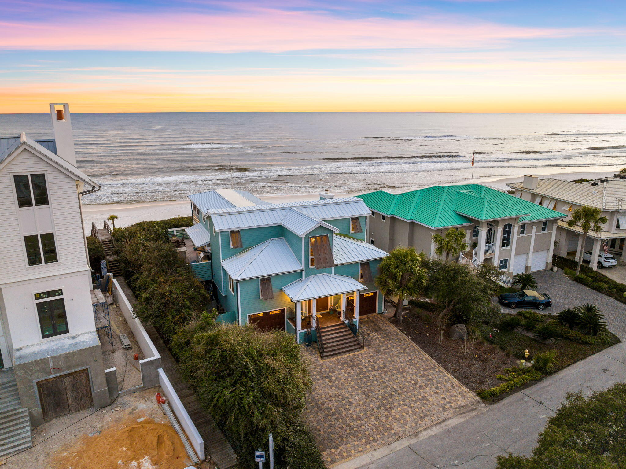 211 Pelican Circle