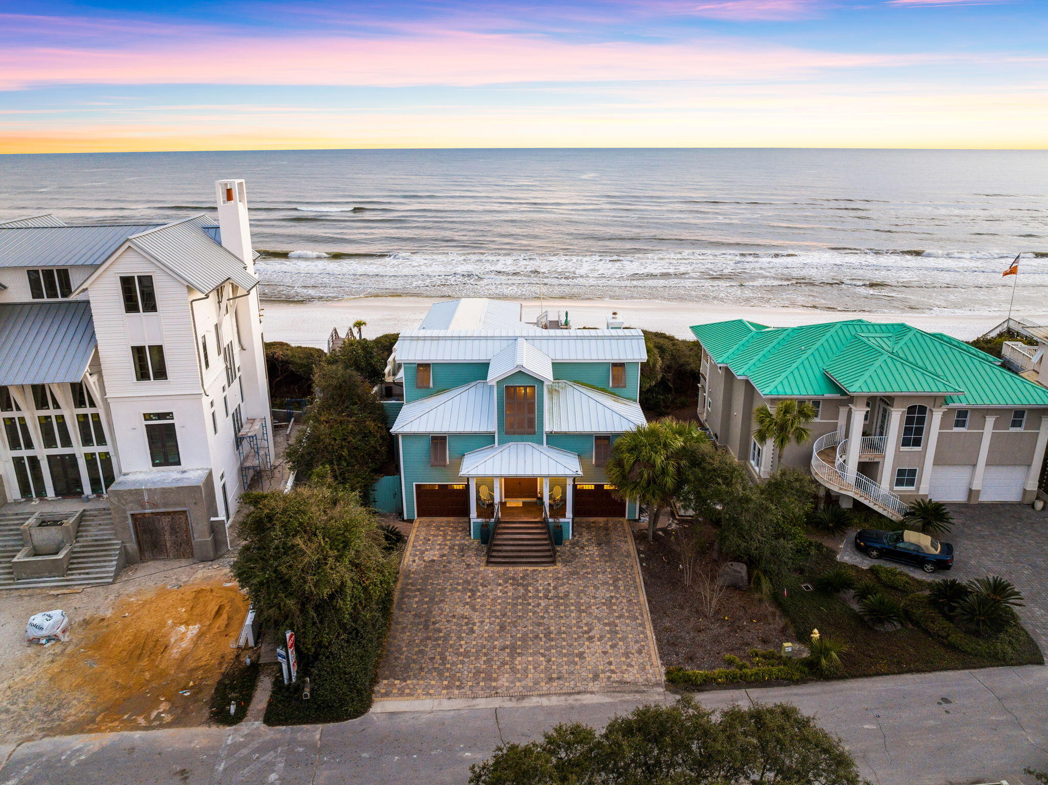 211 Pelican Circle