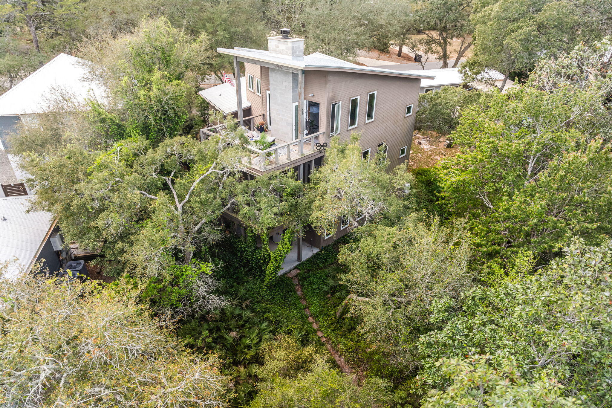 826 N Walton Lakeshore Drive
