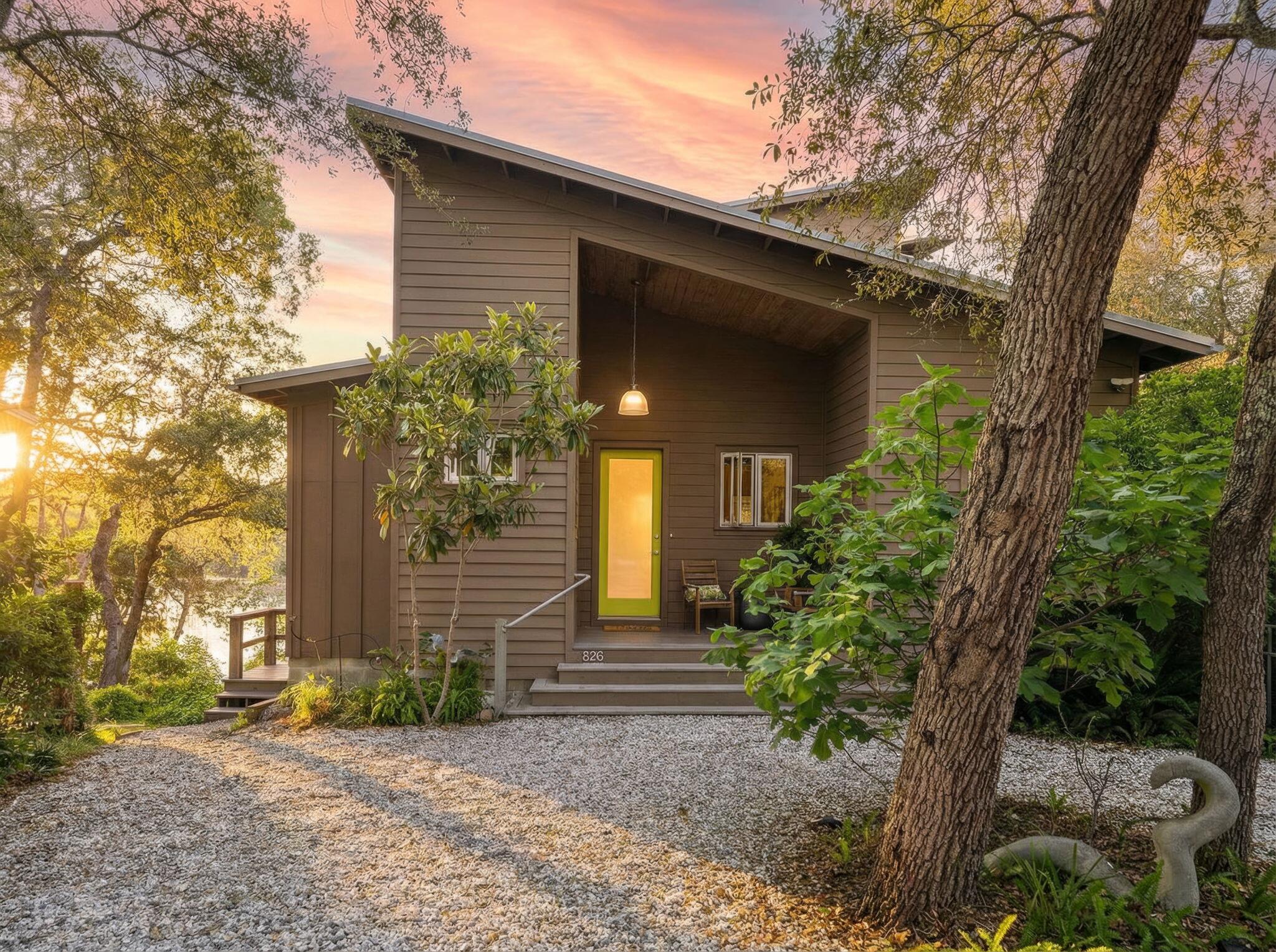 826 N Walton Lakeshore Drive