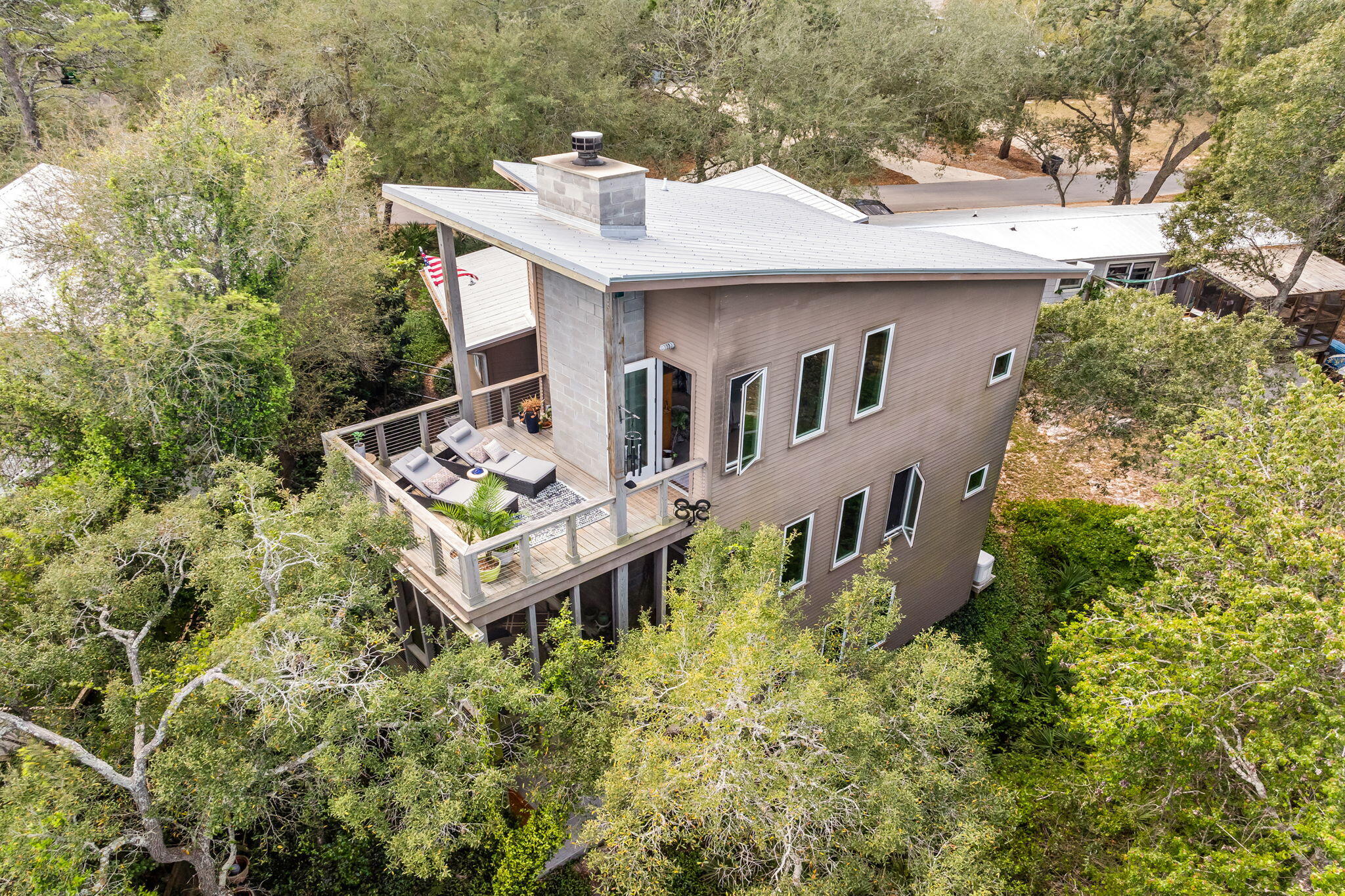826 N Walton Lakeshore Drive