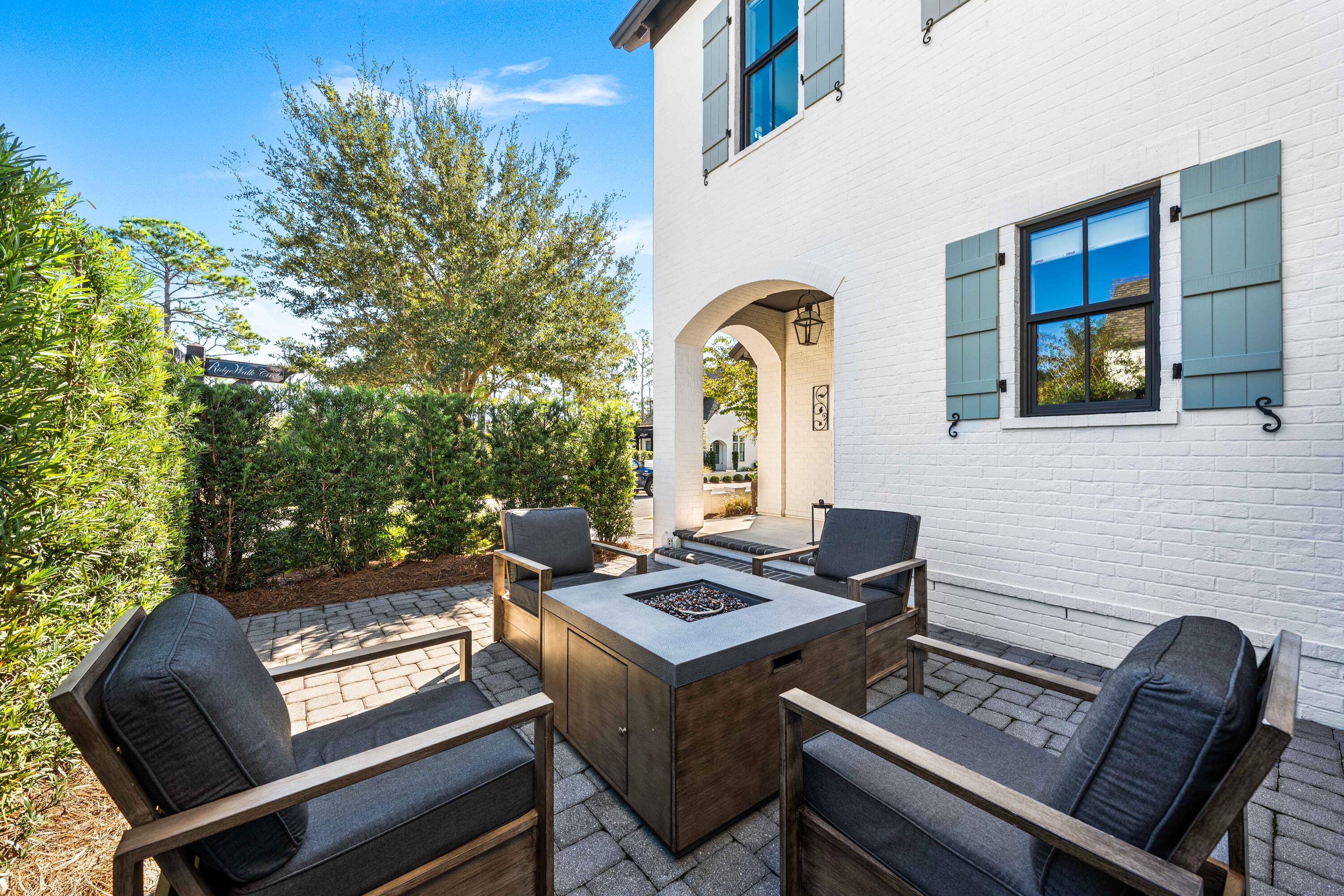 38 Ridgewalk Circle