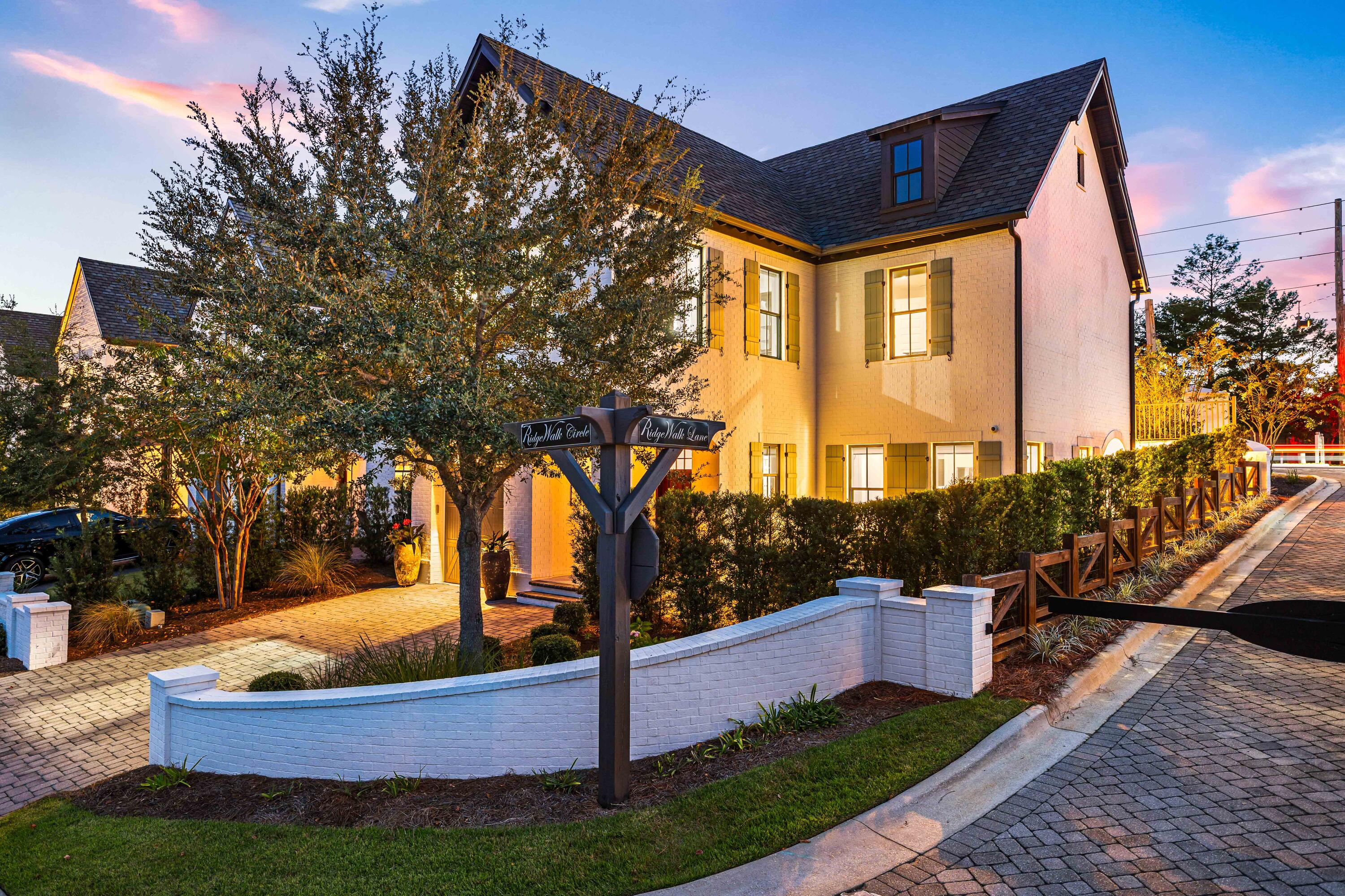 38 Ridgewalk Circle