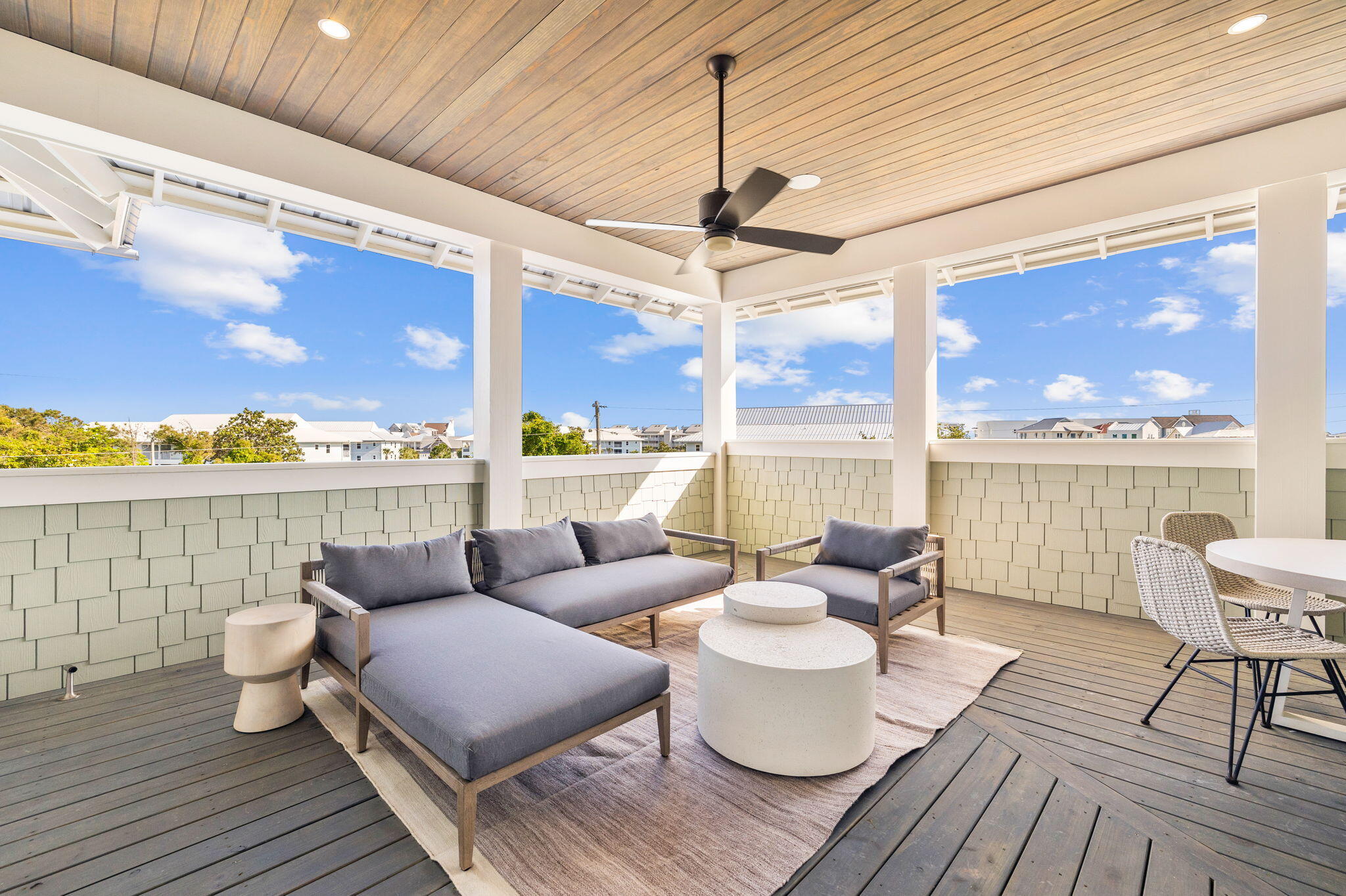 240 Lakeview Drive
