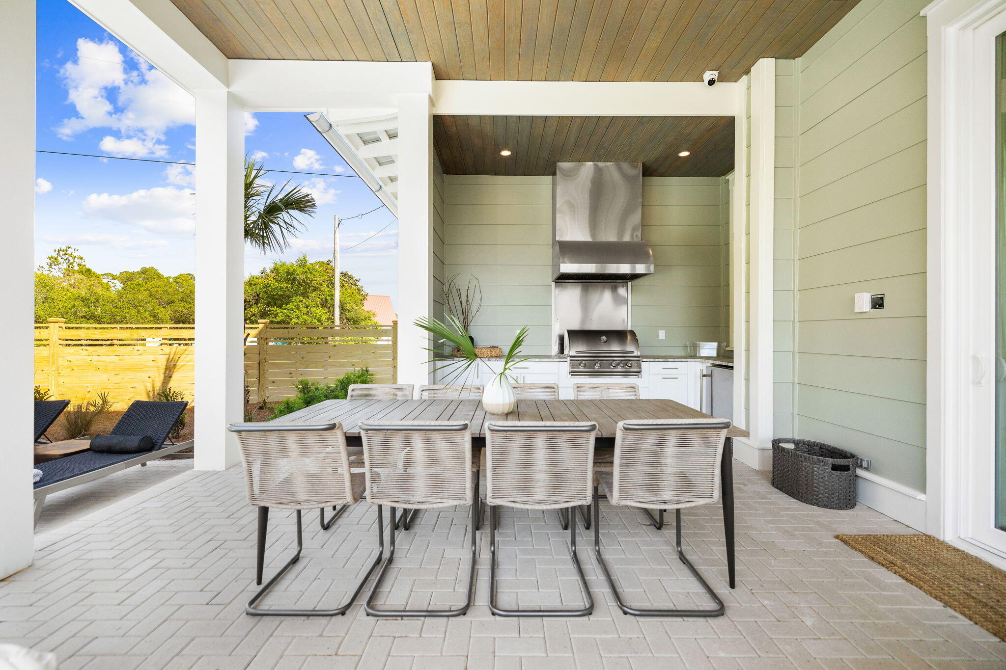 240 Lakeview Drive
