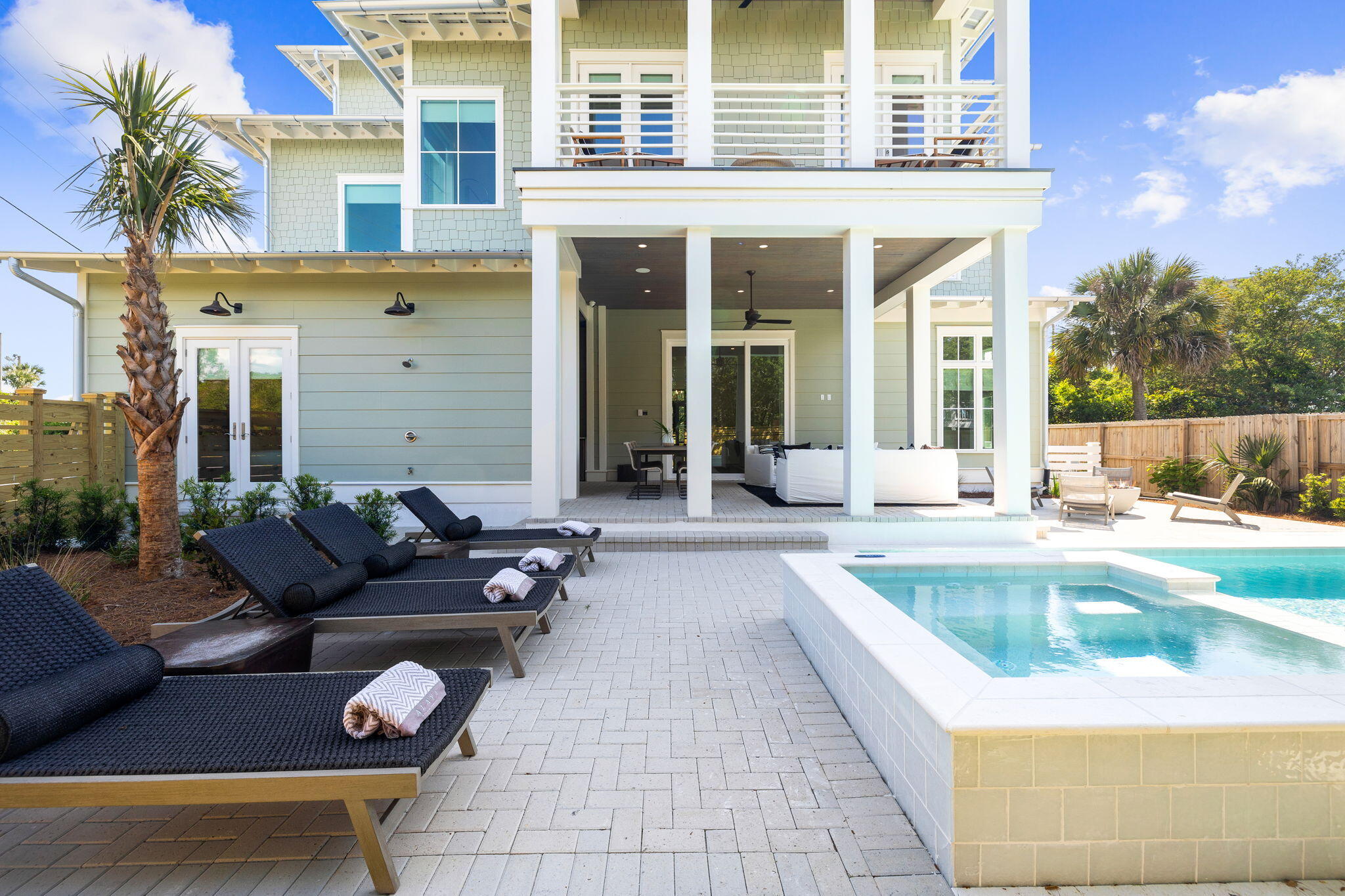 240 Lakeview Drive