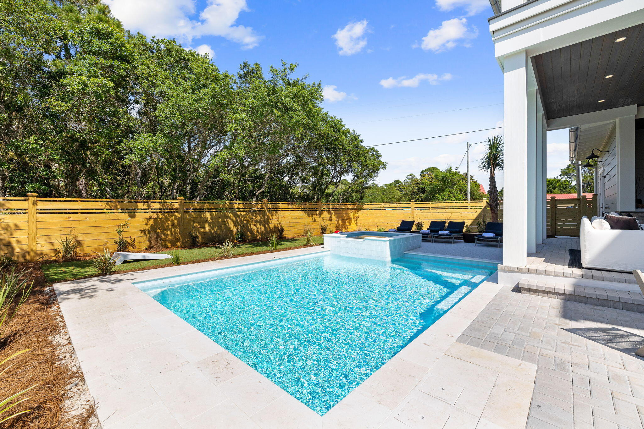 240 Lakeview Drive