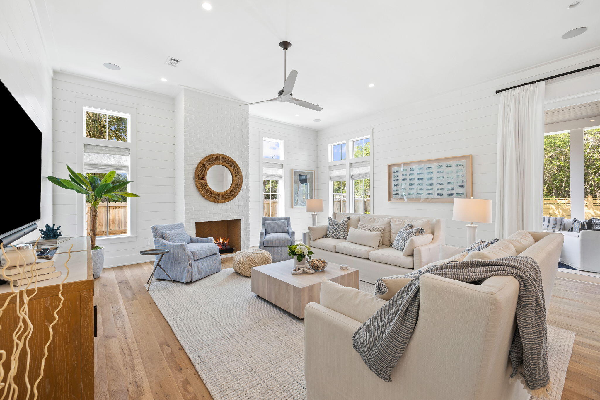 240 Lakeview Drive