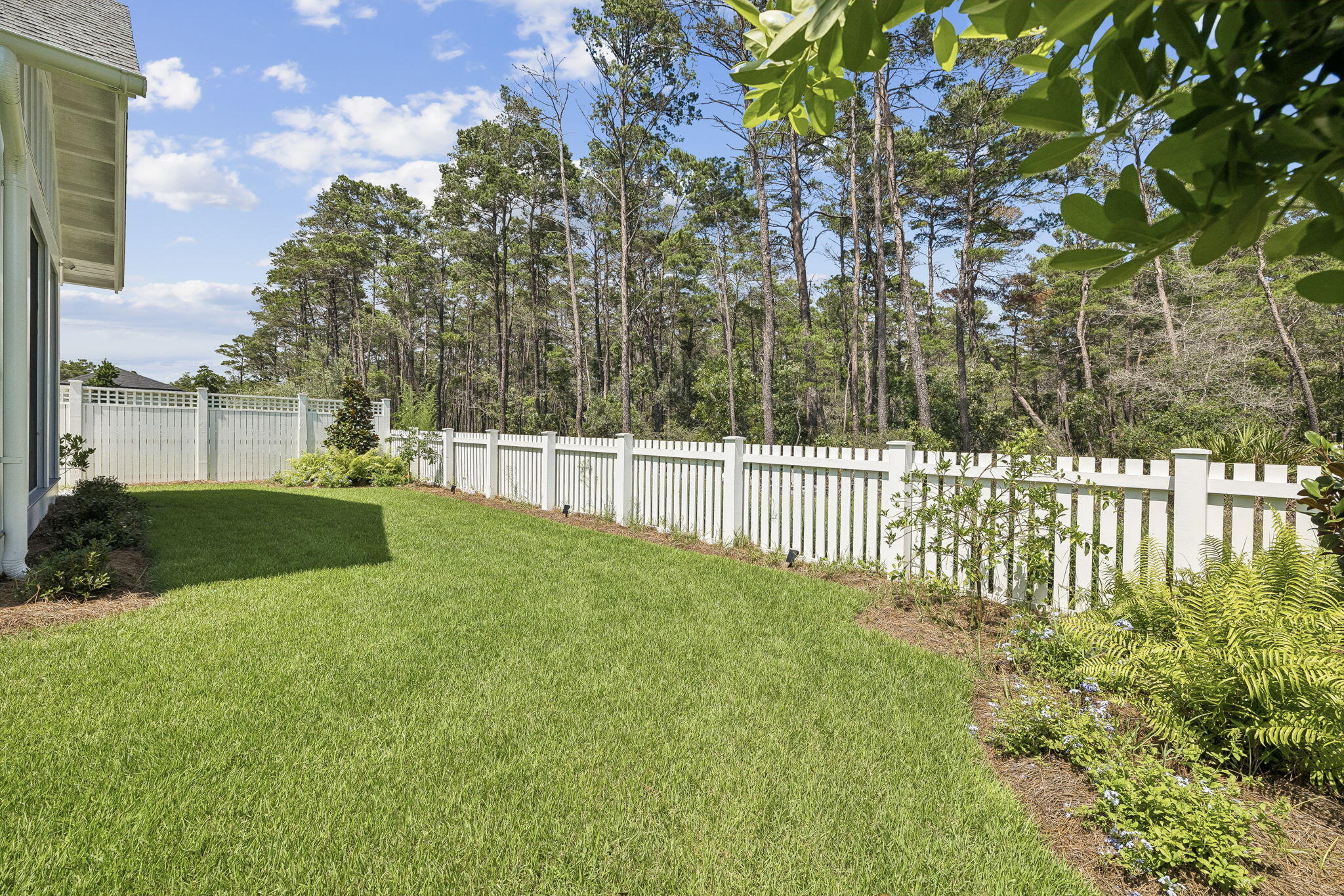 113 E Pollard Cove