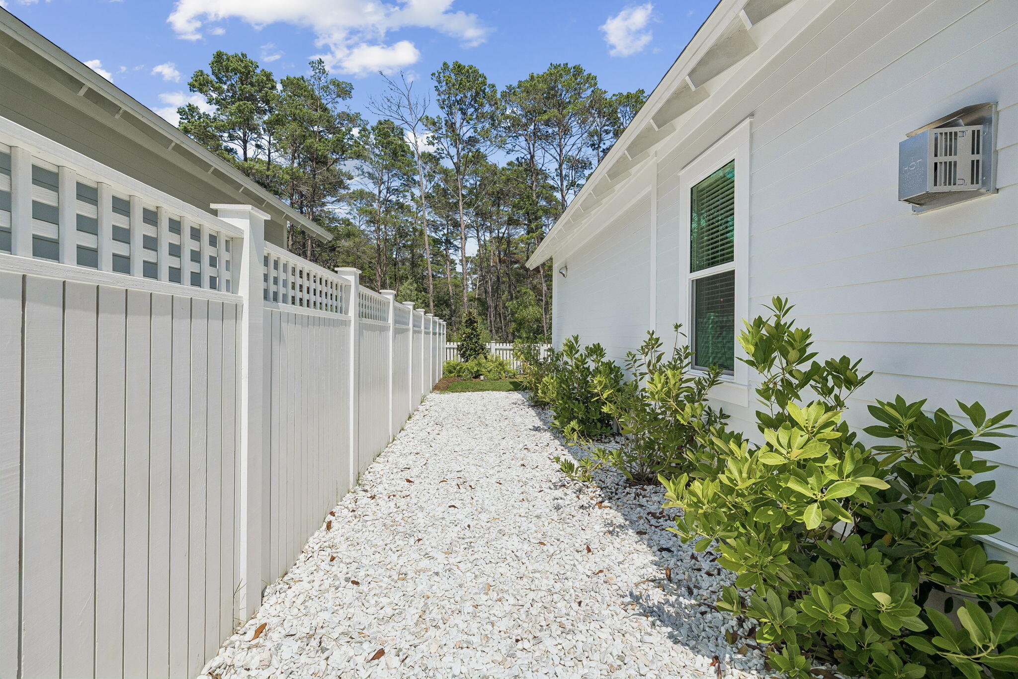 113 E Pollard Cove