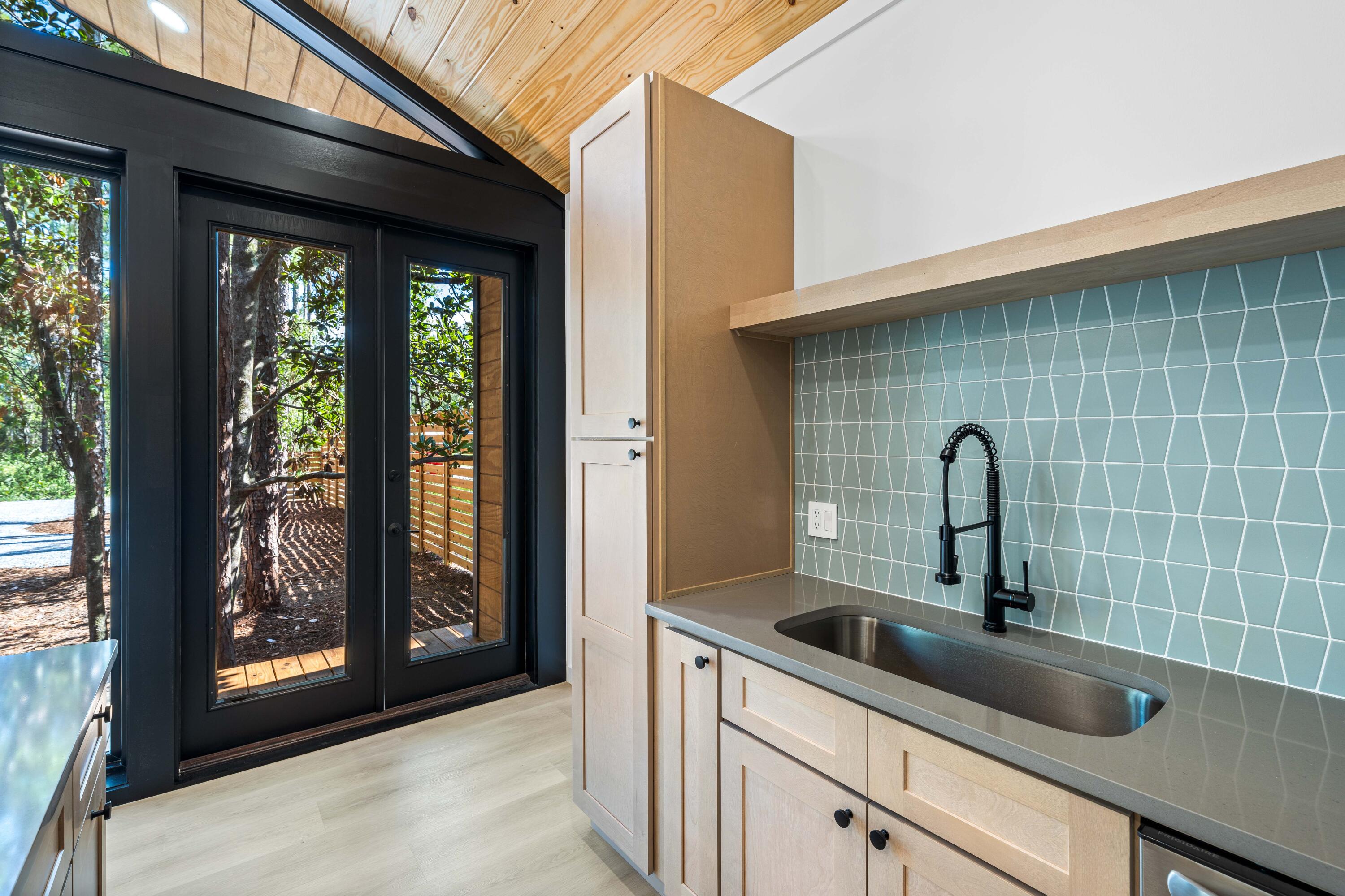 47 Currumbin Aly
