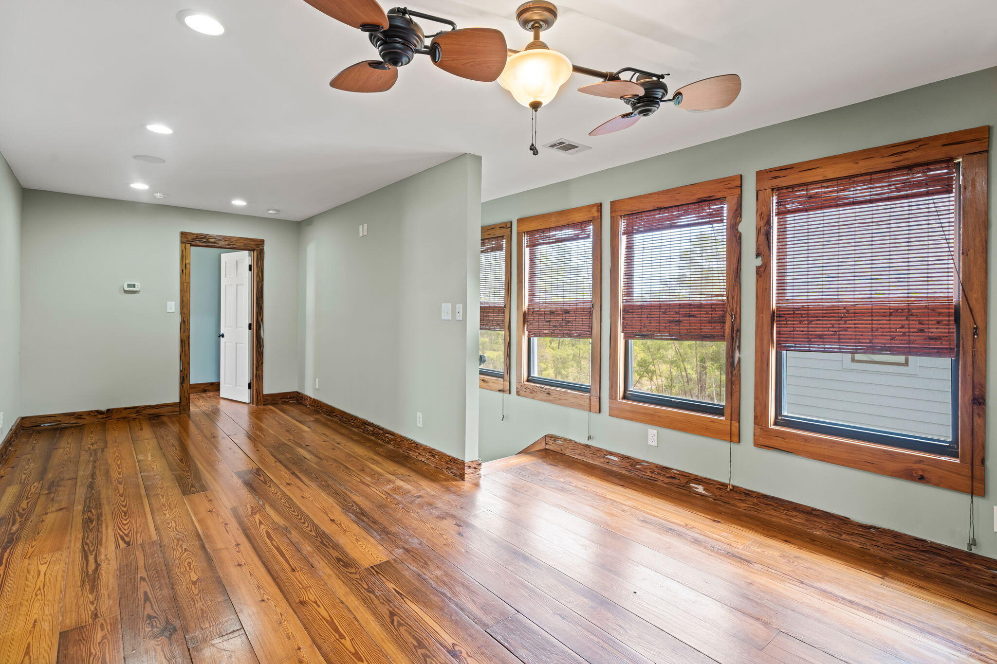 11 Woodland Drive