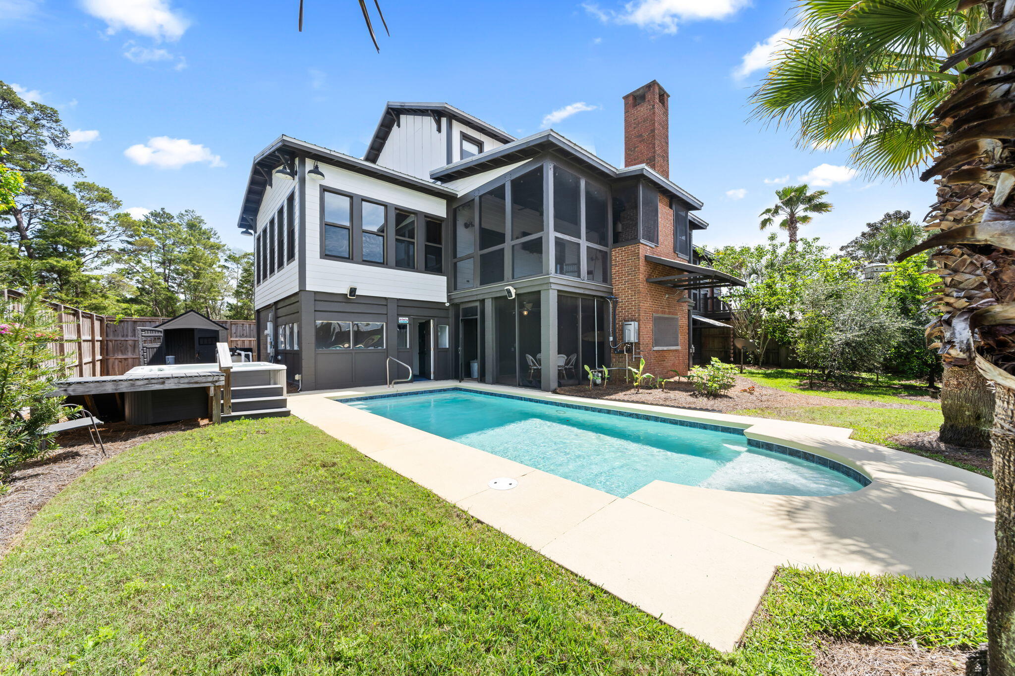 11 Woodland Drive