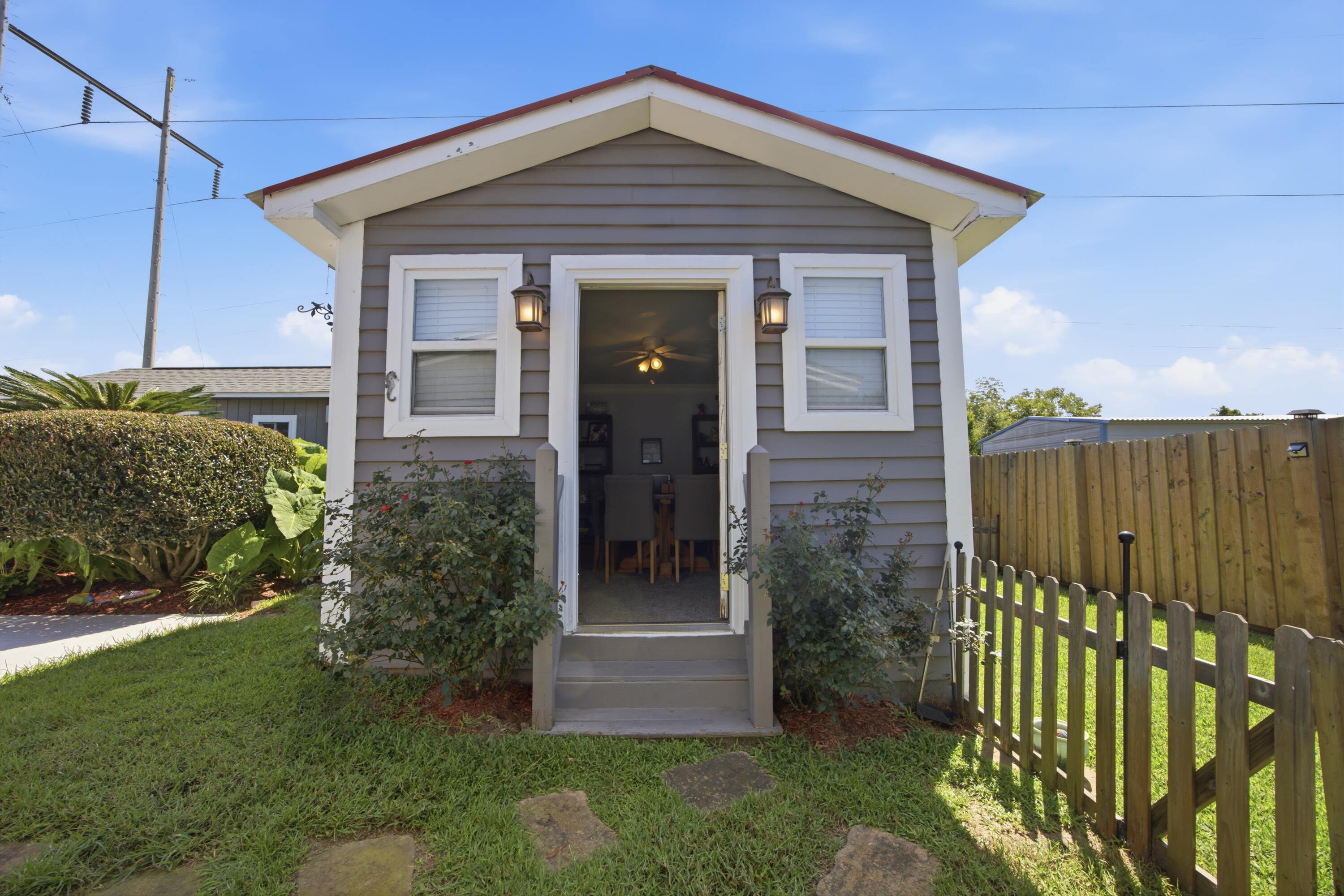 325 Echo Circle