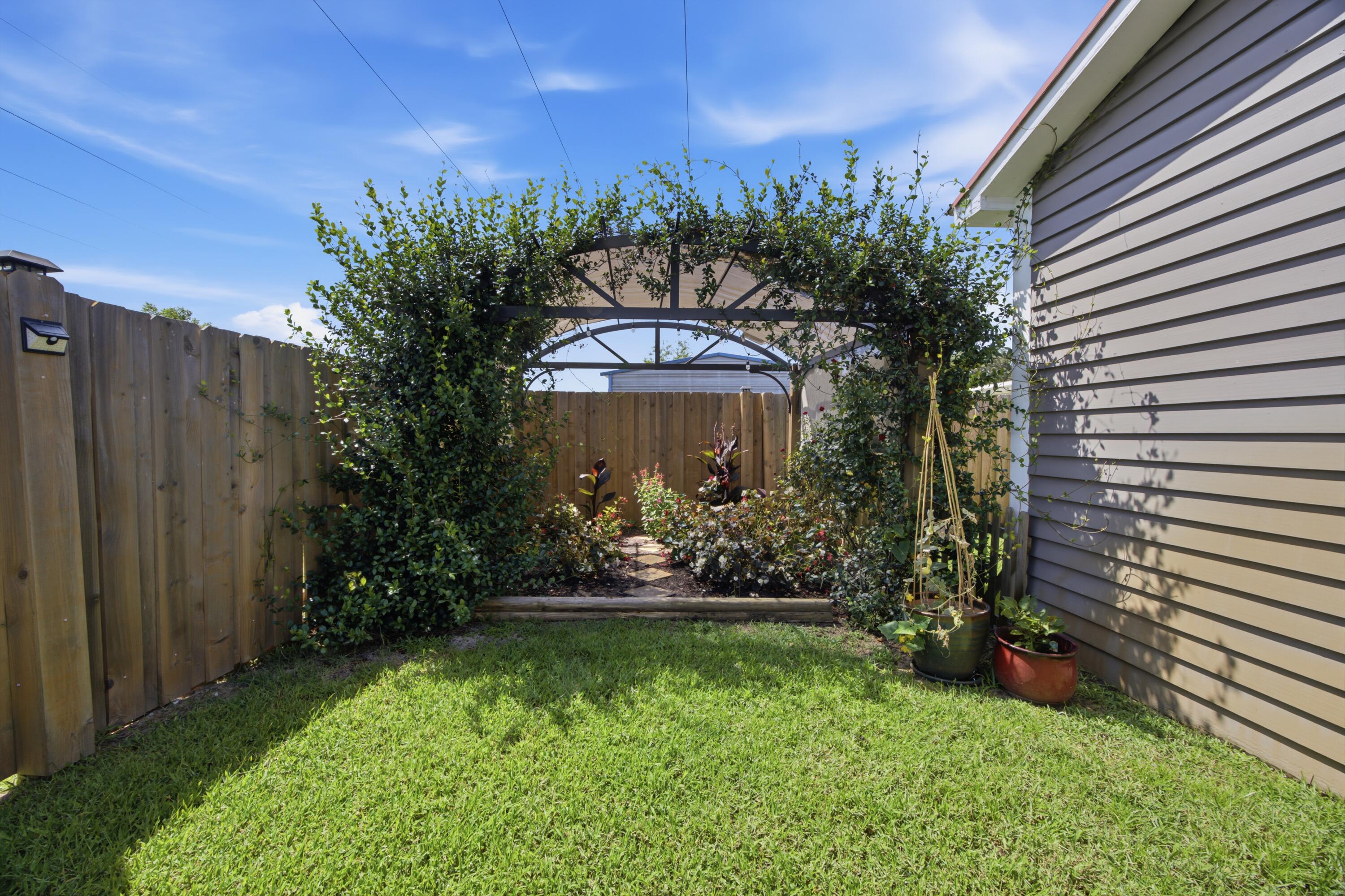 325 Echo Circle