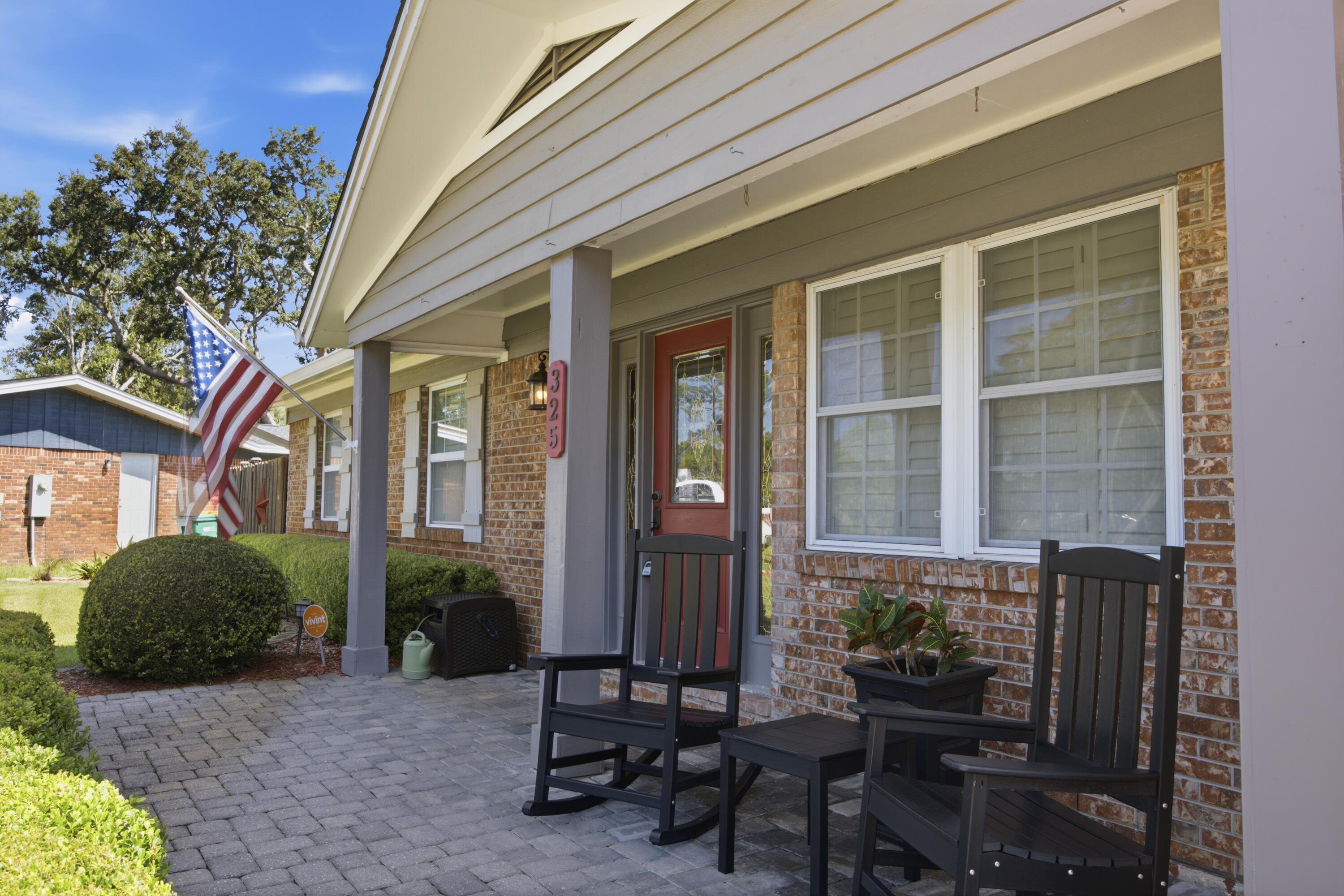325 Echo Circle