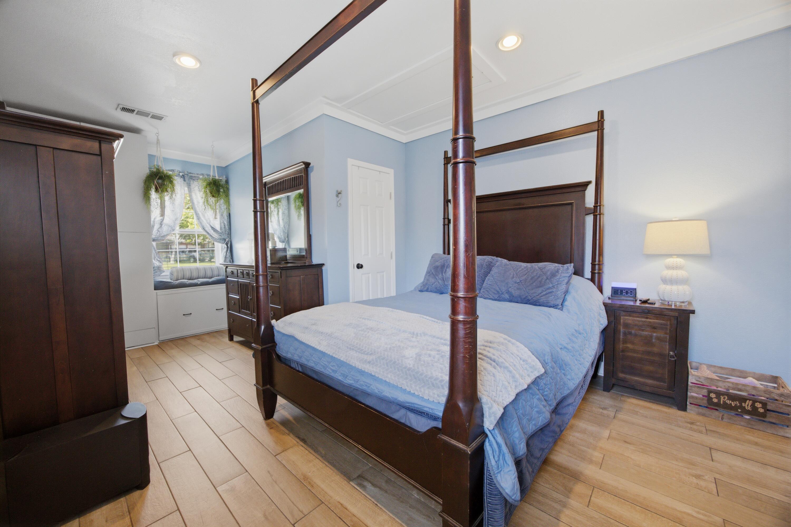 325 Echo Circle