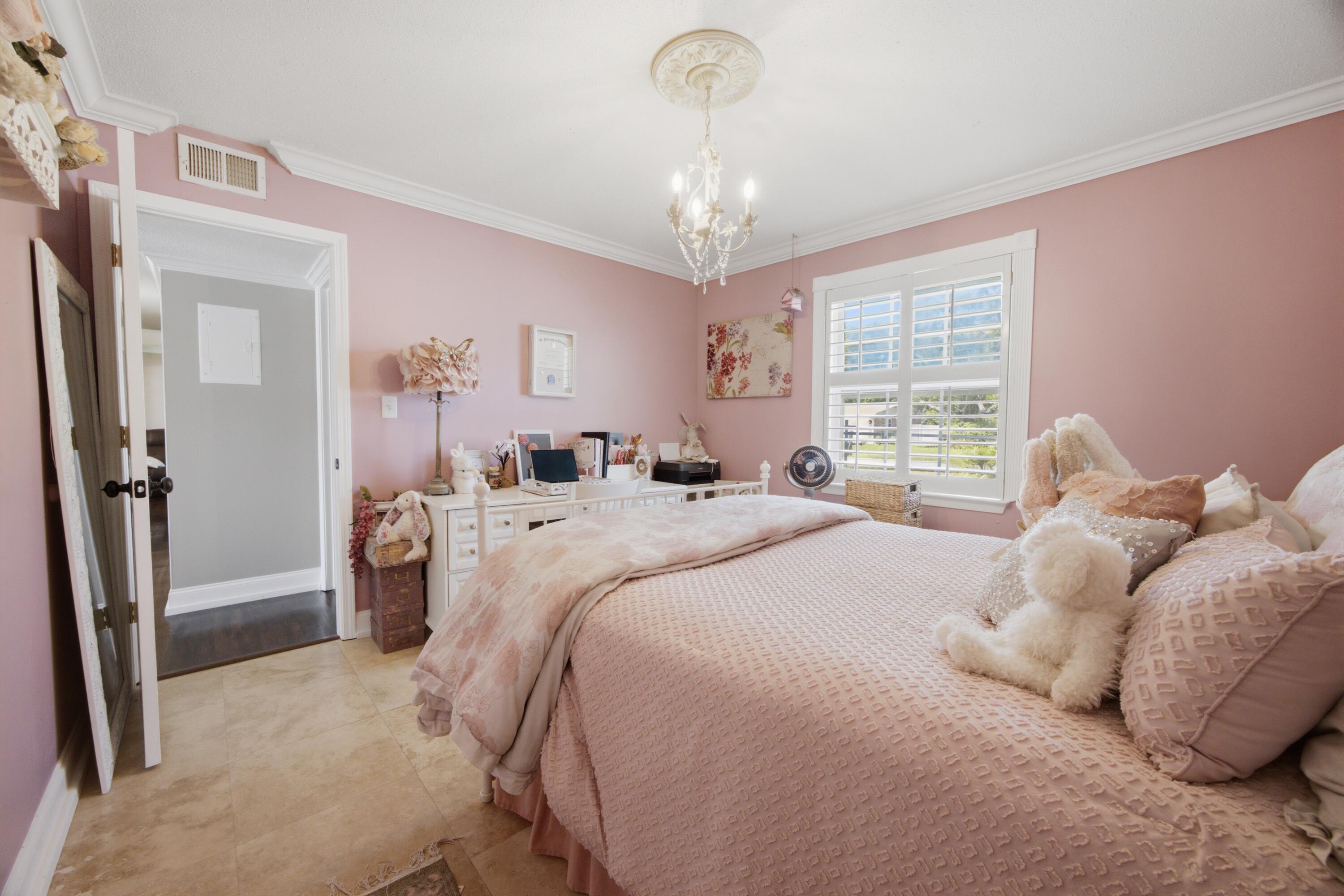 325 Echo Circle