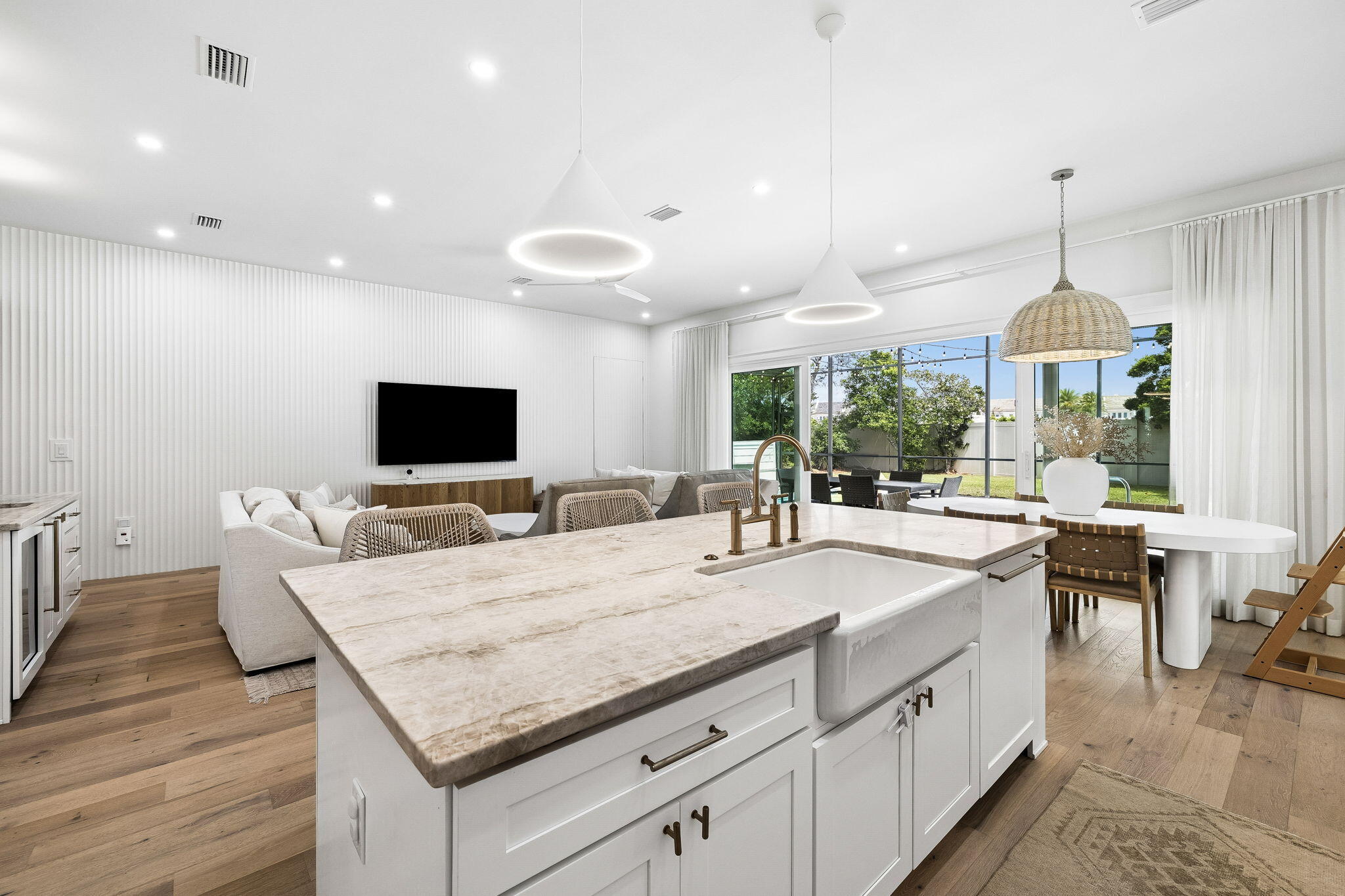 147 Walton Bonita Drive