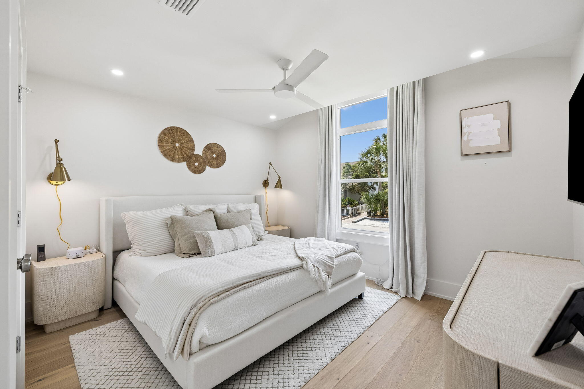 147 Walton Bonita Drive