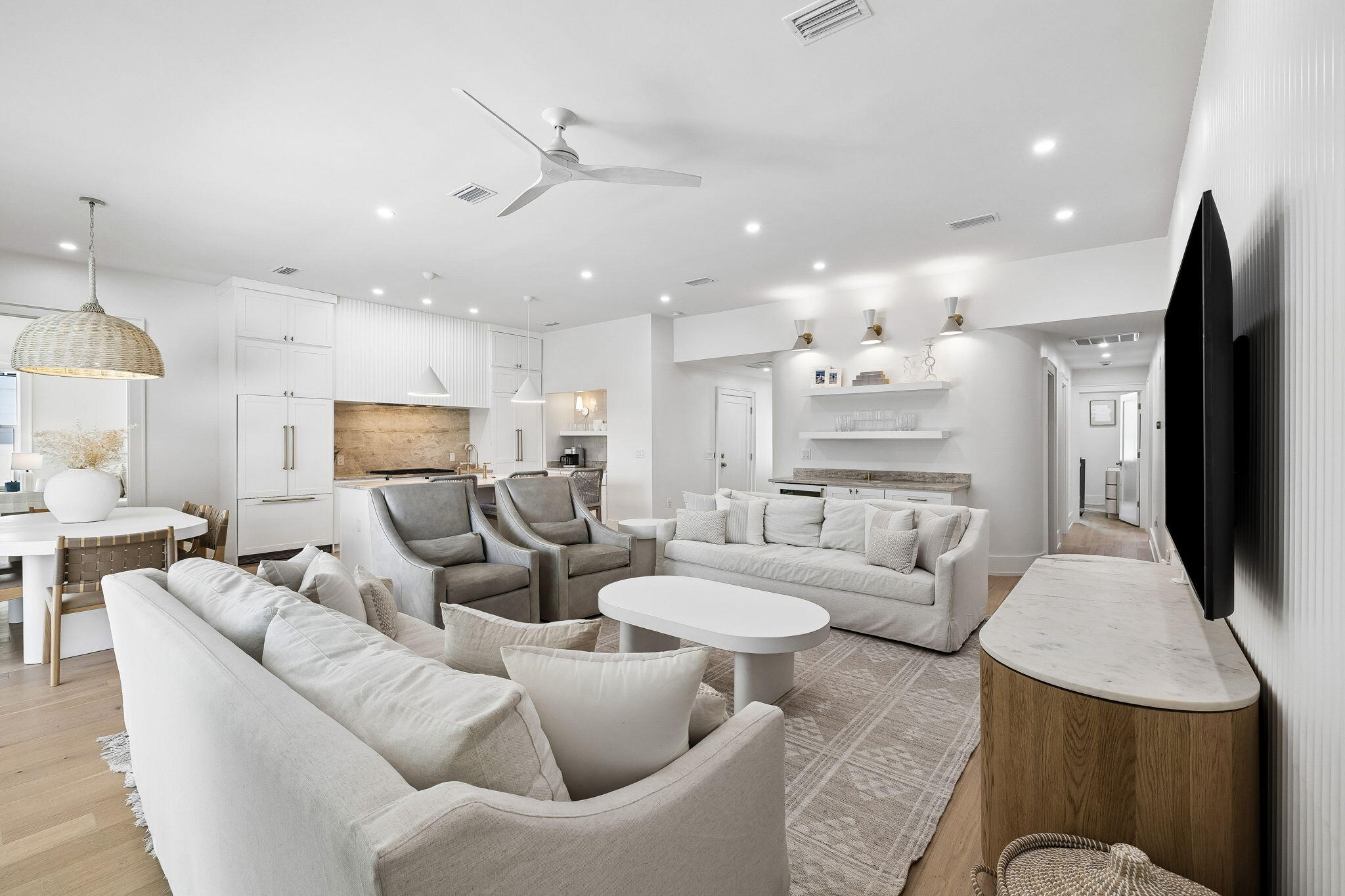 147 Walton Bonita Drive