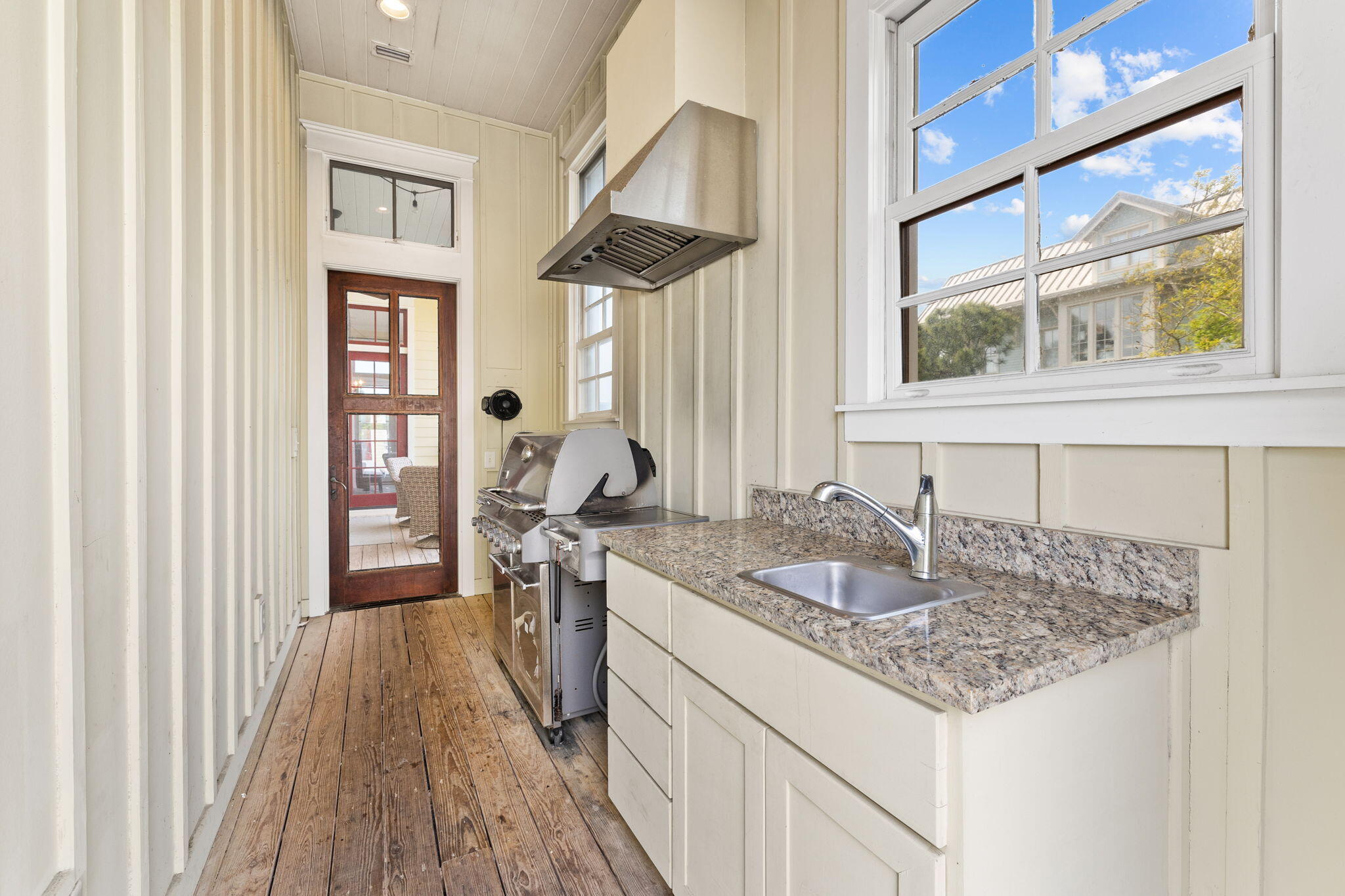81 Western Lake Drive