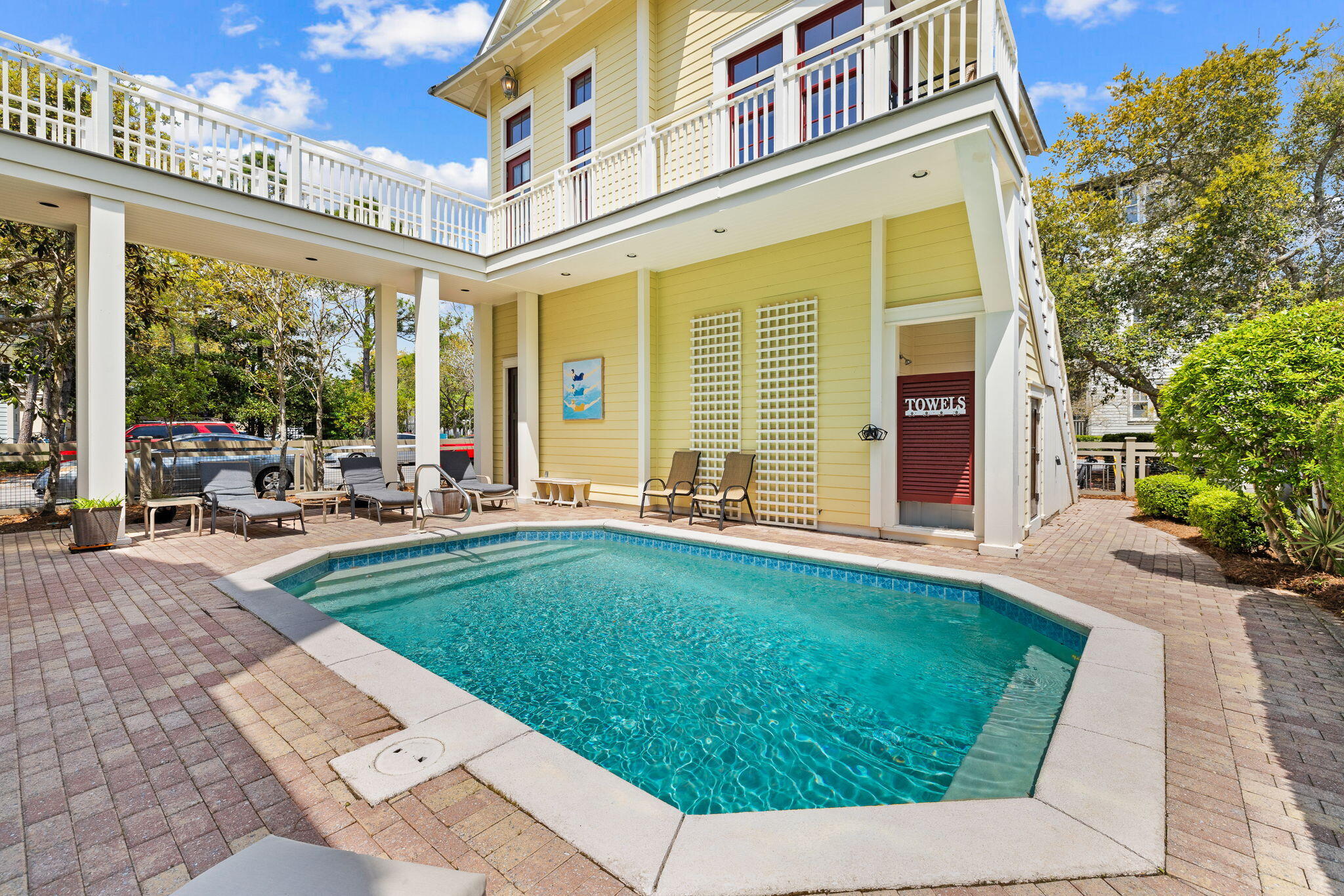 81 Western Lake Drive