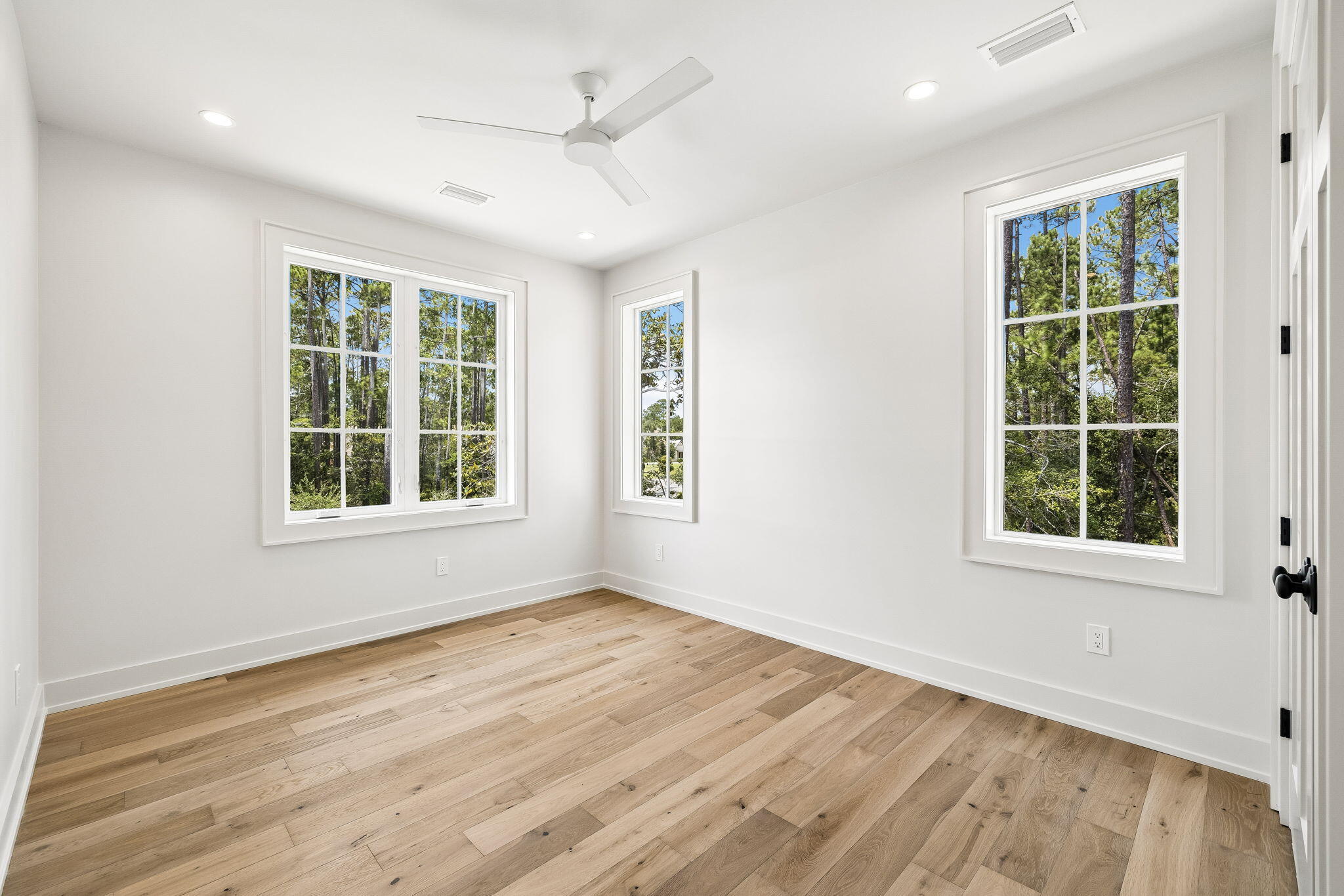 14 Glade Boulevard