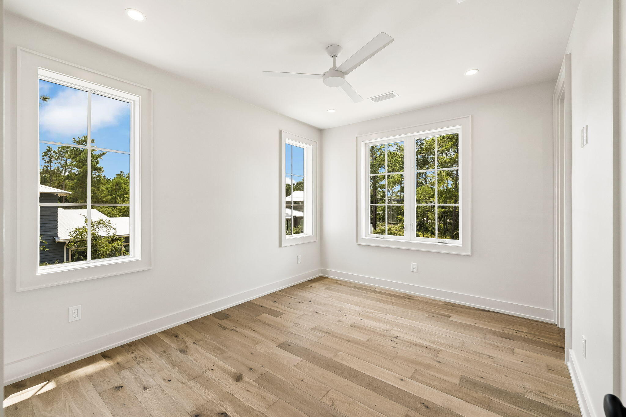 14 Glade Boulevard