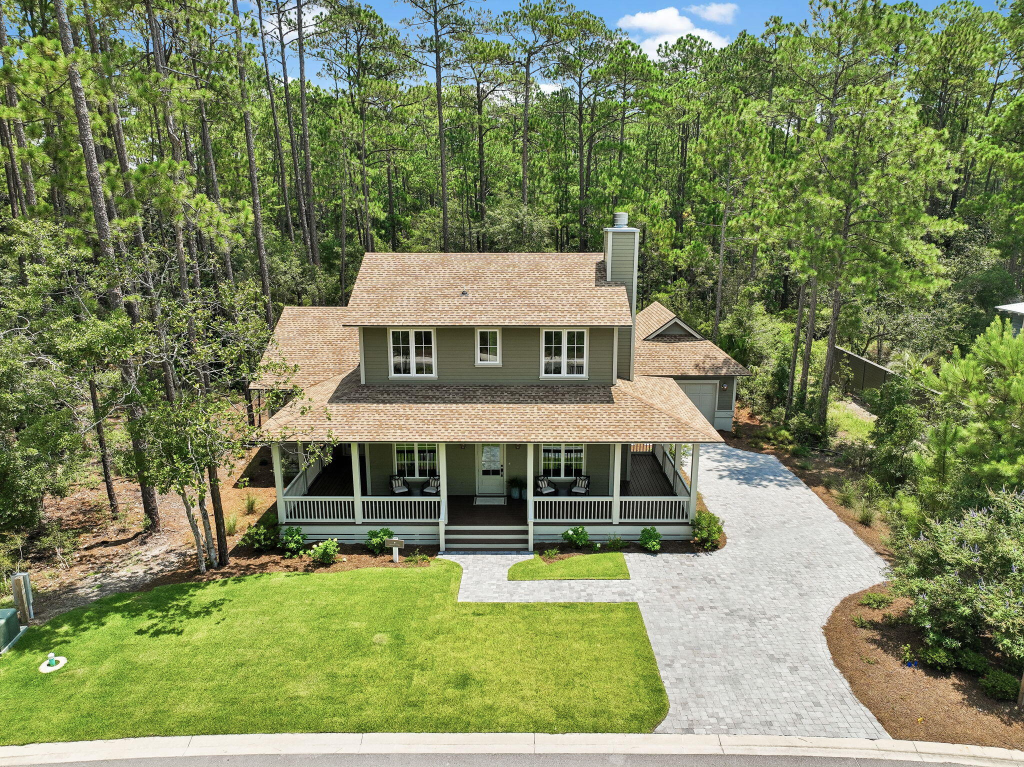 14 Glade Boulevard