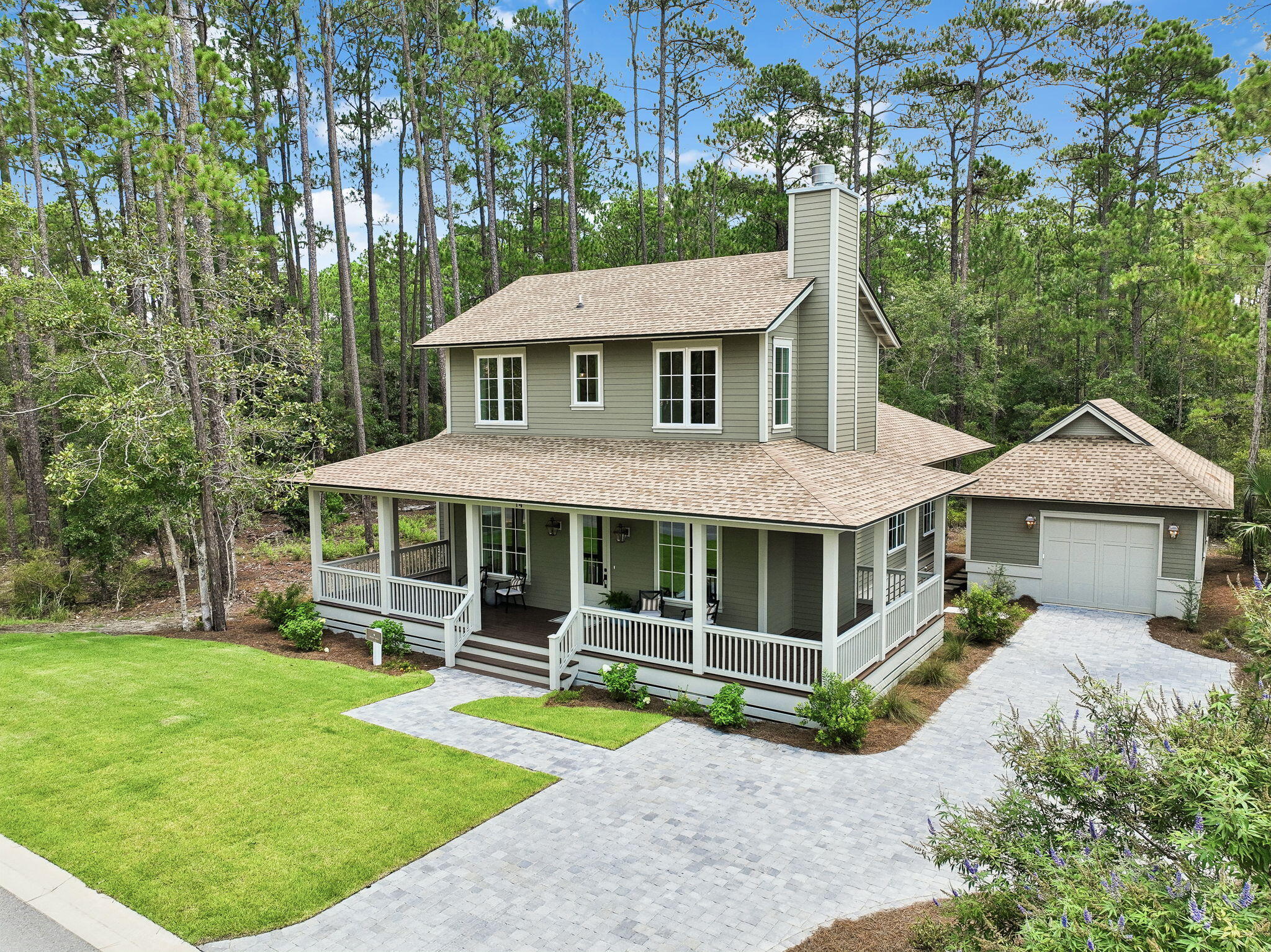 14 Glade Boulevard