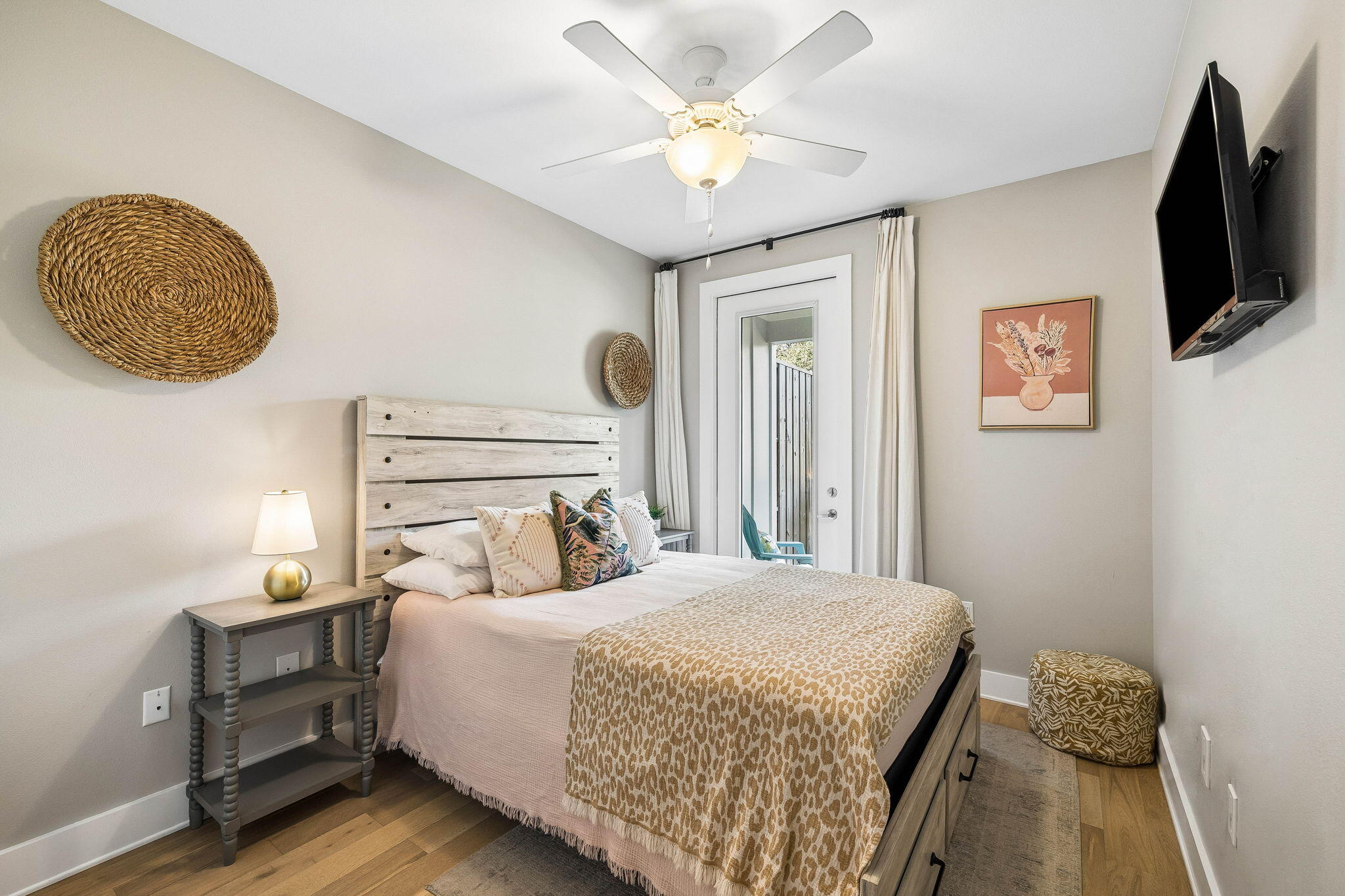 4923 E County Highway 30A E104