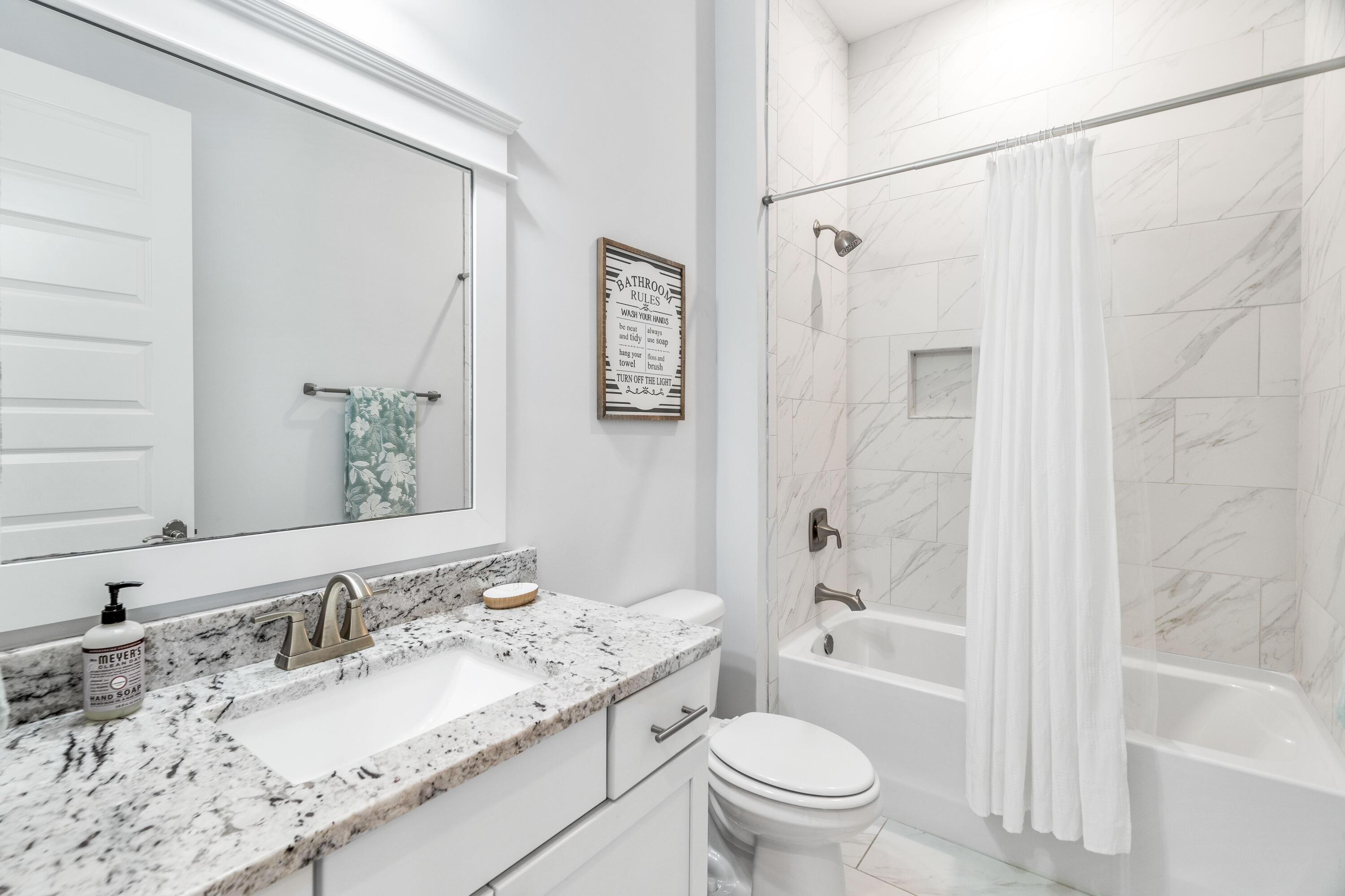 15 W Crabbing Hole Lane