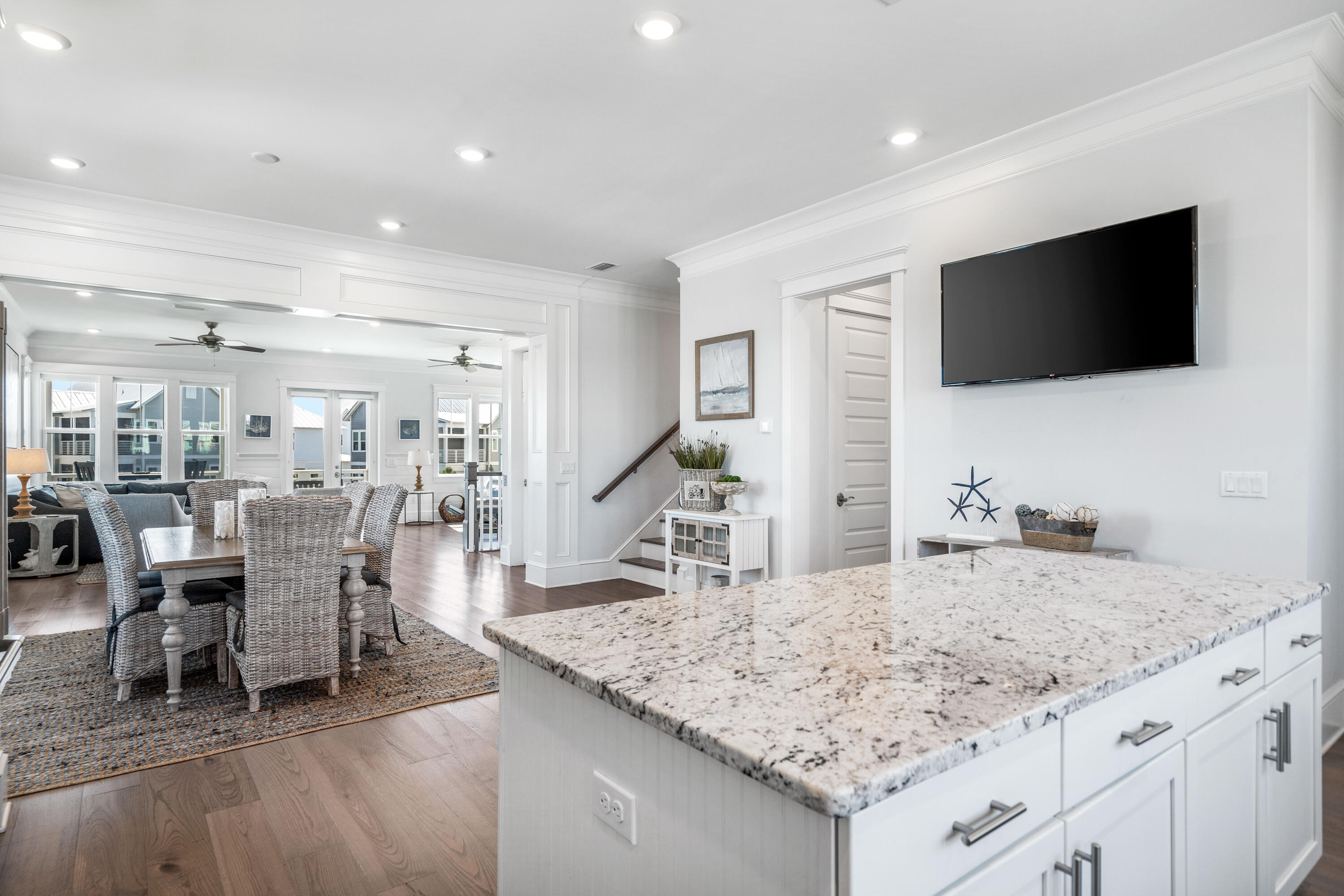 15 W Crabbing Hole Lane