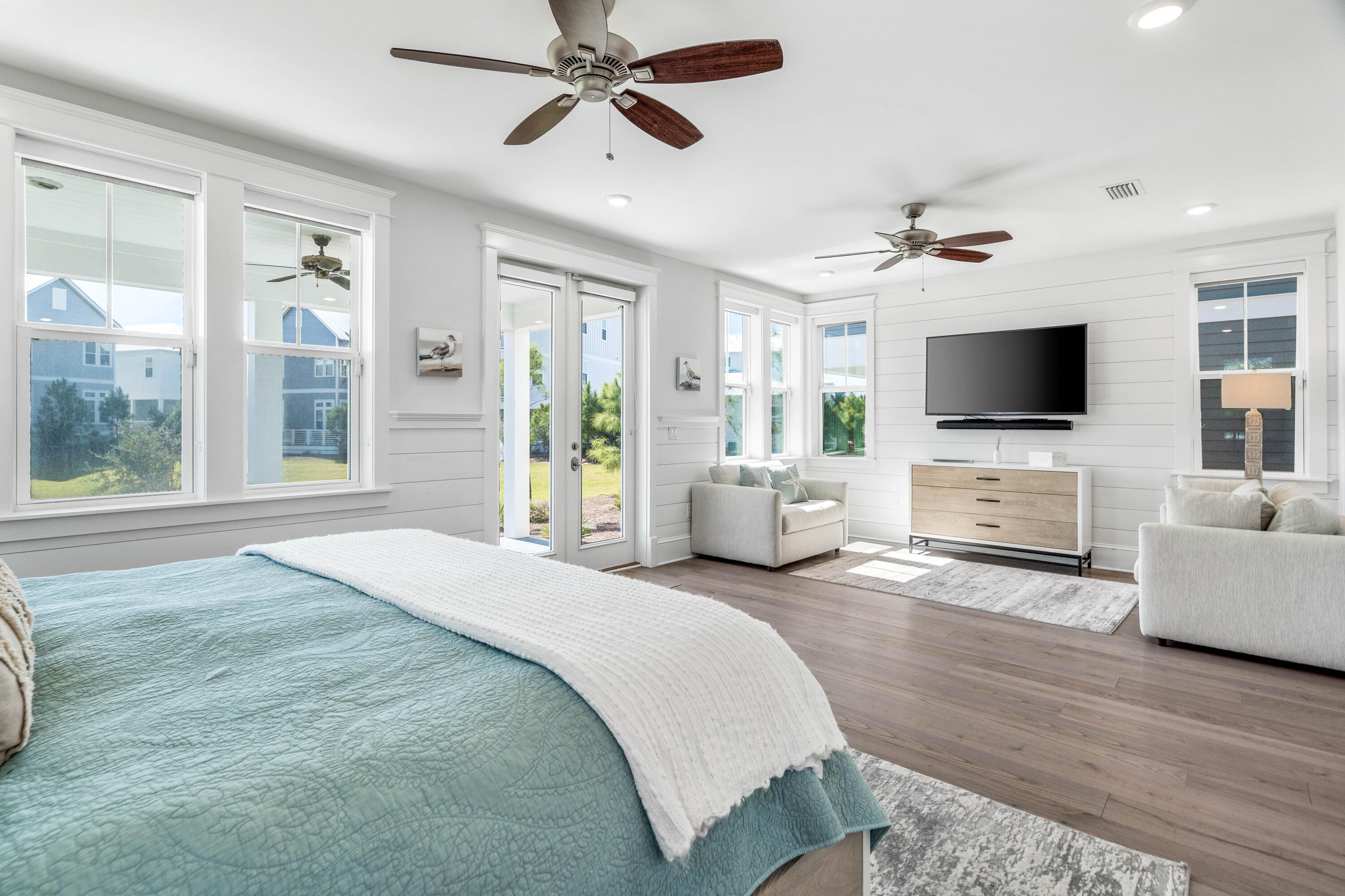 15 W Crabbing Hole Lane