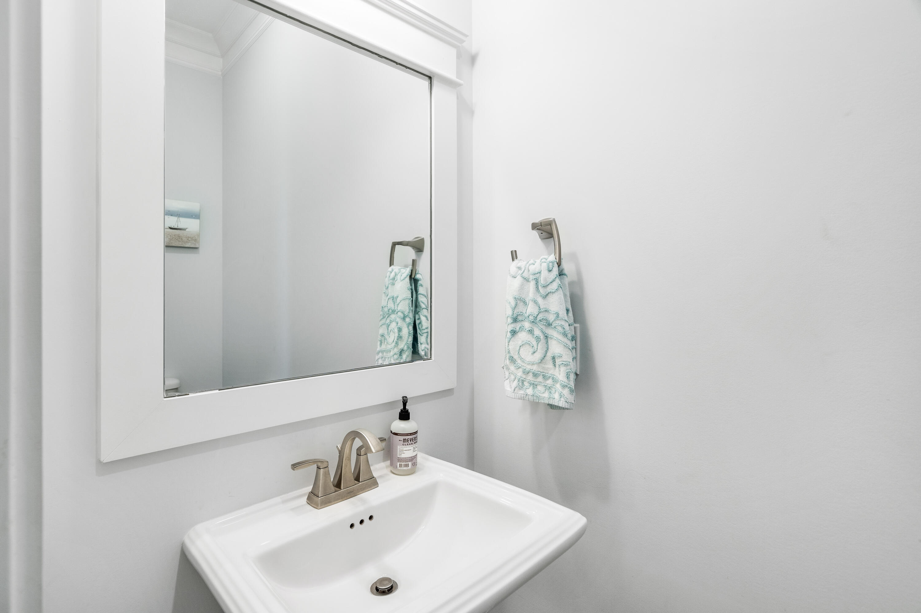 15 W Crabbing Hole Lane