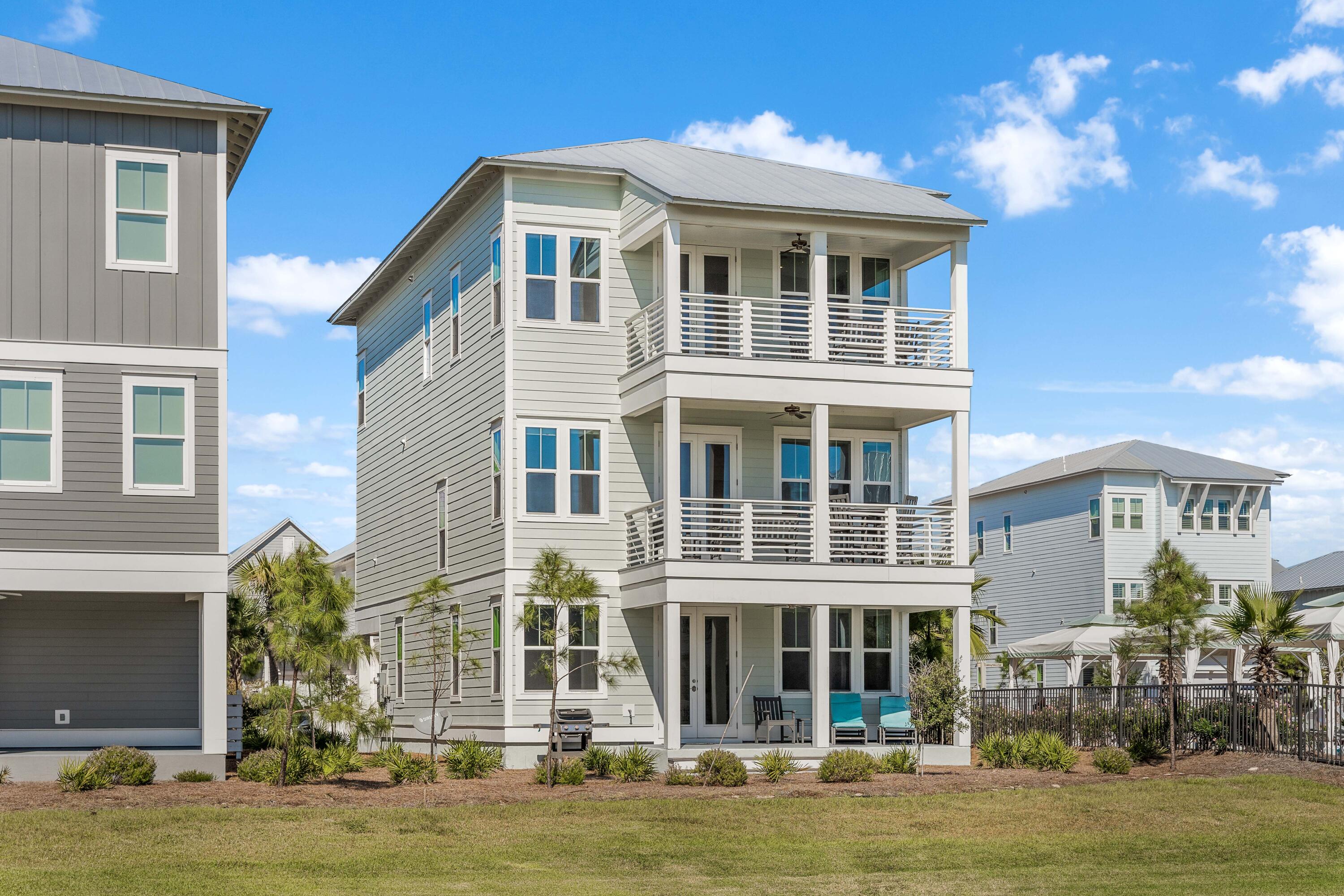 15 W Crabbing Hole Lane