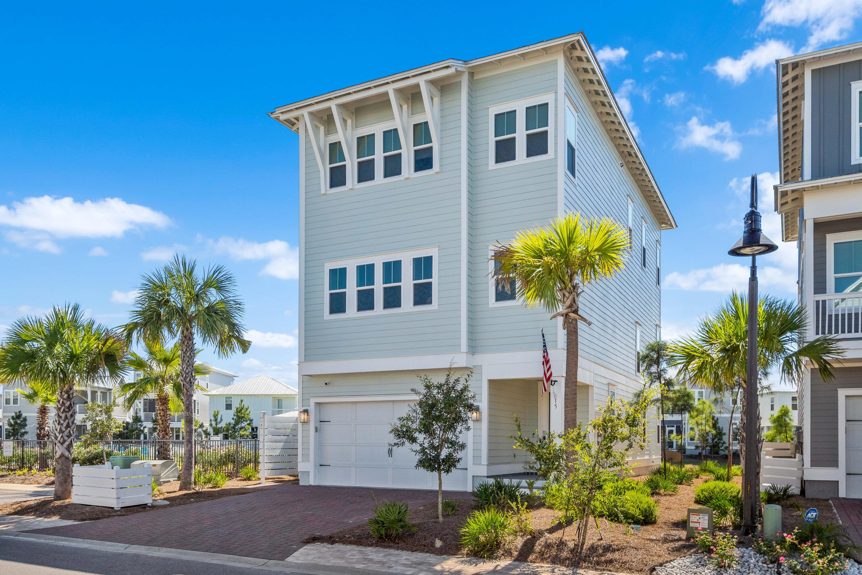 15 W Crabbing Hole Lane