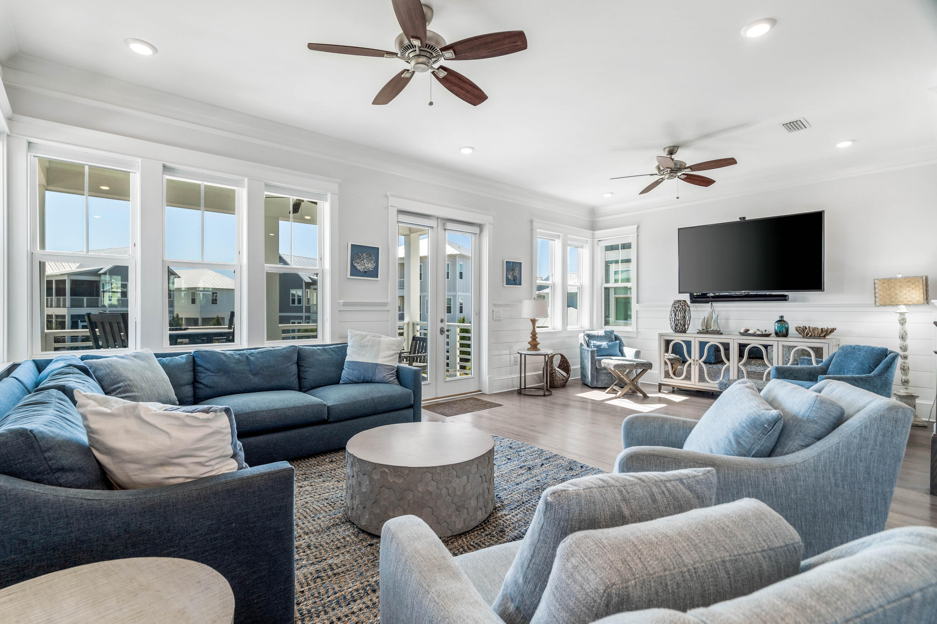 15 W Crabbing Hole Lane