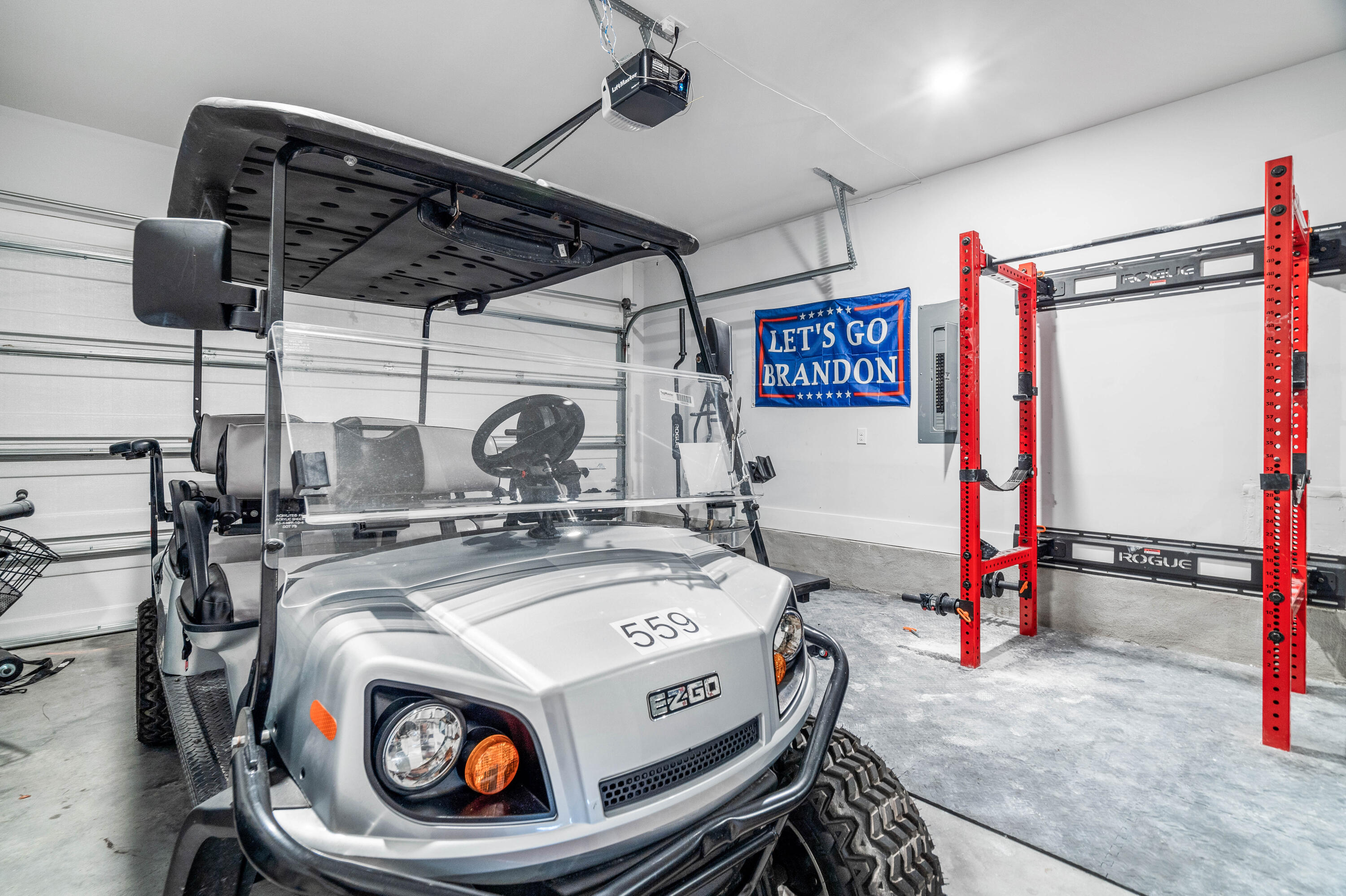 15 W Crabbing Hole Lane