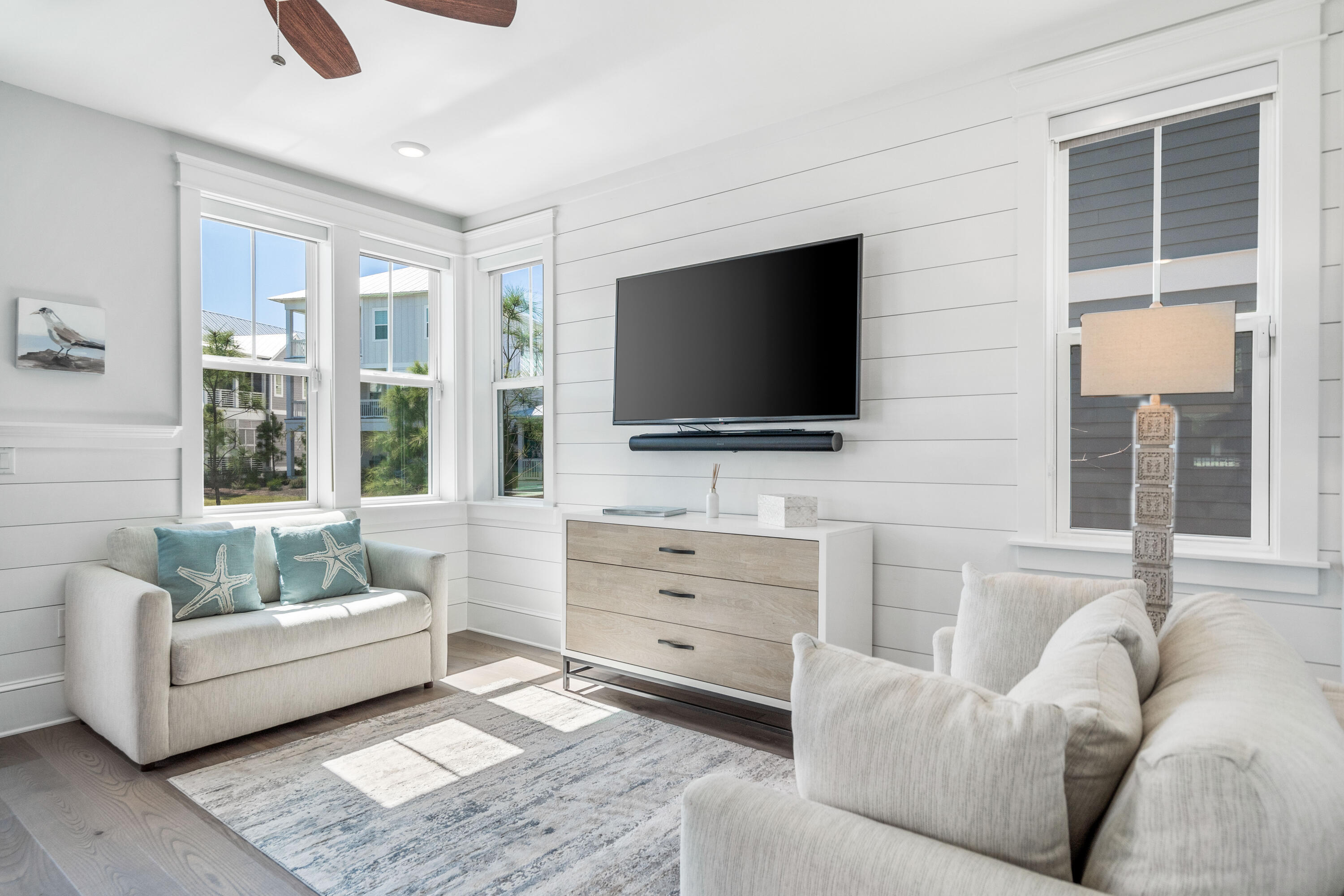 15 W Crabbing Hole Lane